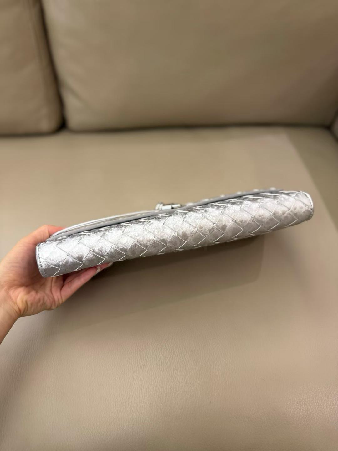 Bottega Veneta Andiamo Clutch view 14