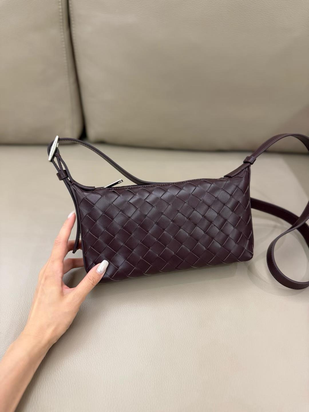 Bottega Veneta Traveler Bag view 10