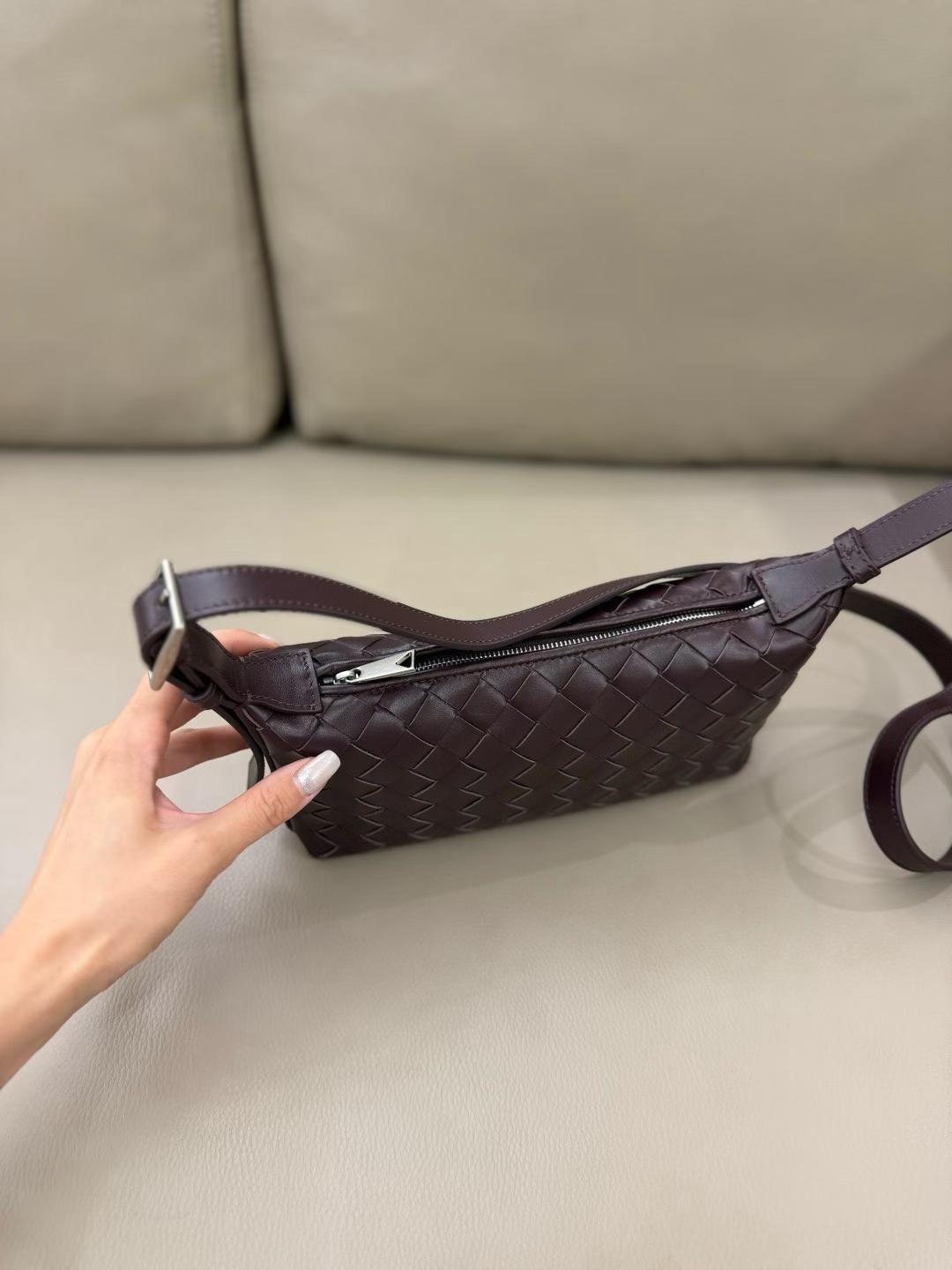 Bottega Veneta Traveler Bag view 11
