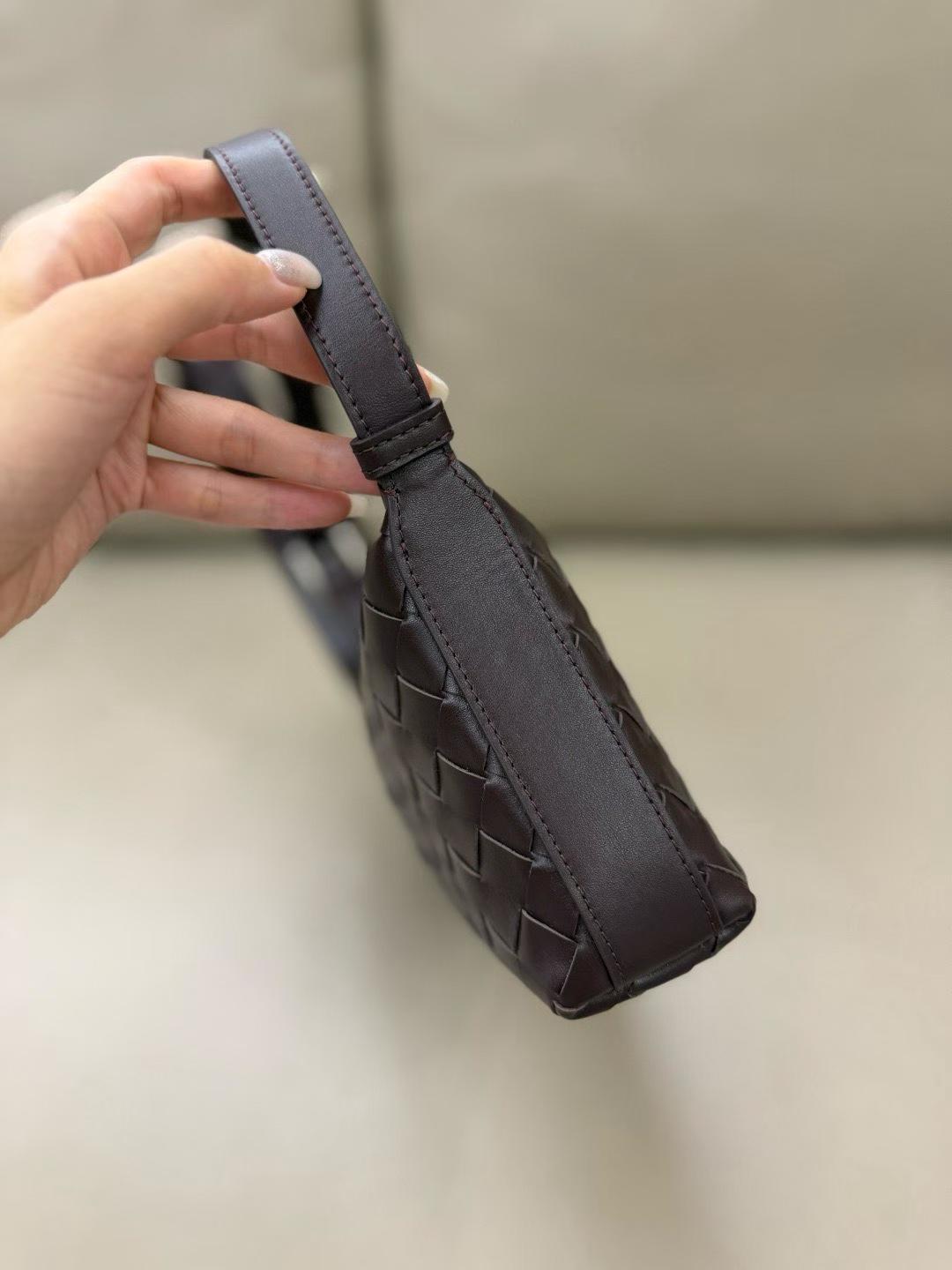 Bottega Veneta Traveler Bag view 15