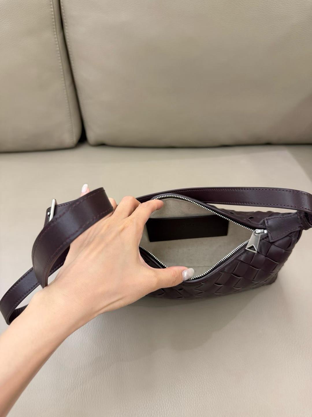 Bottega Veneta Traveler Bag view 17