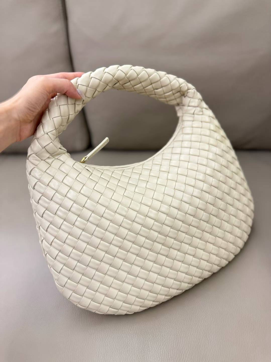 Bottega Veneta Small Veneta view 2