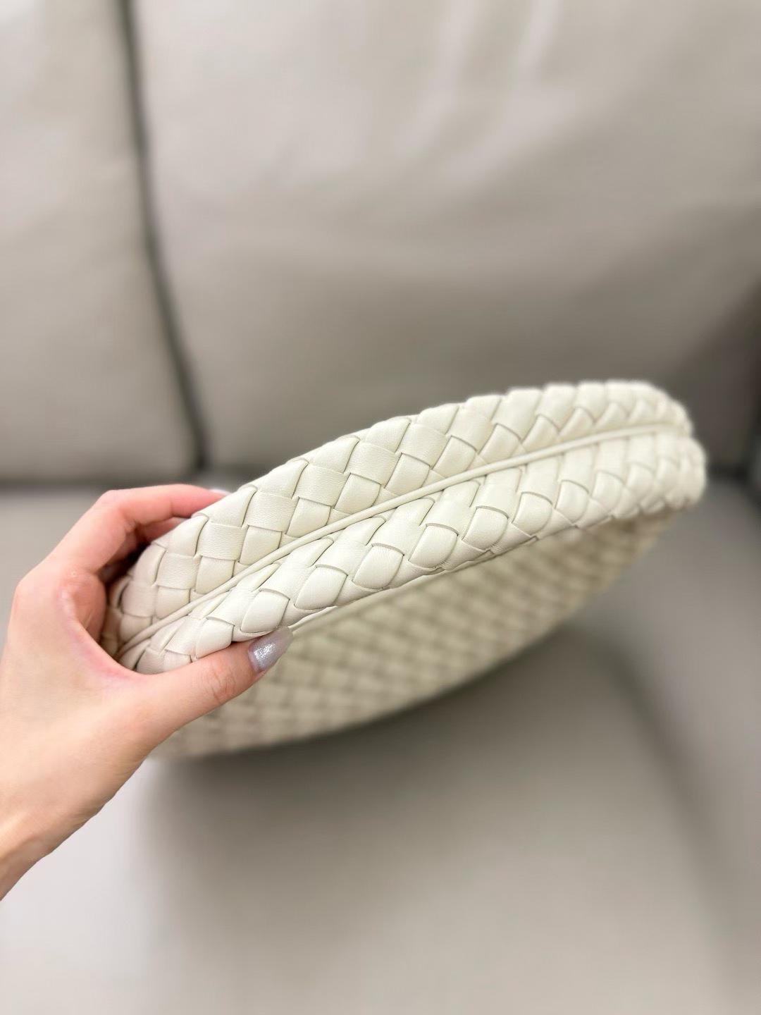 Bottega Veneta Small Veneta view 3