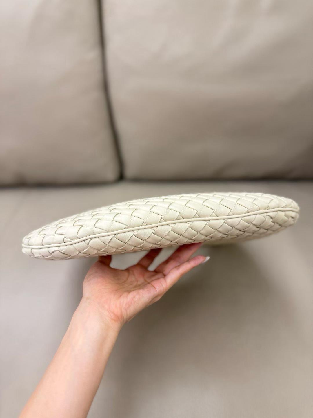 Bottega Veneta Small Veneta view 5