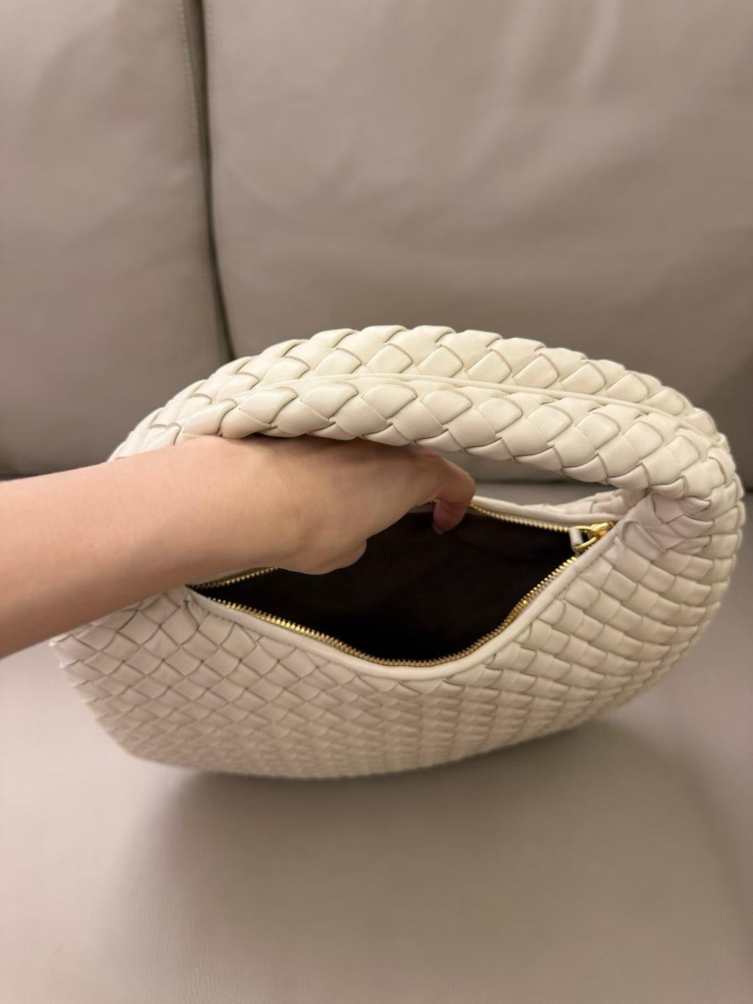 Bottega Veneta Small Veneta view 7