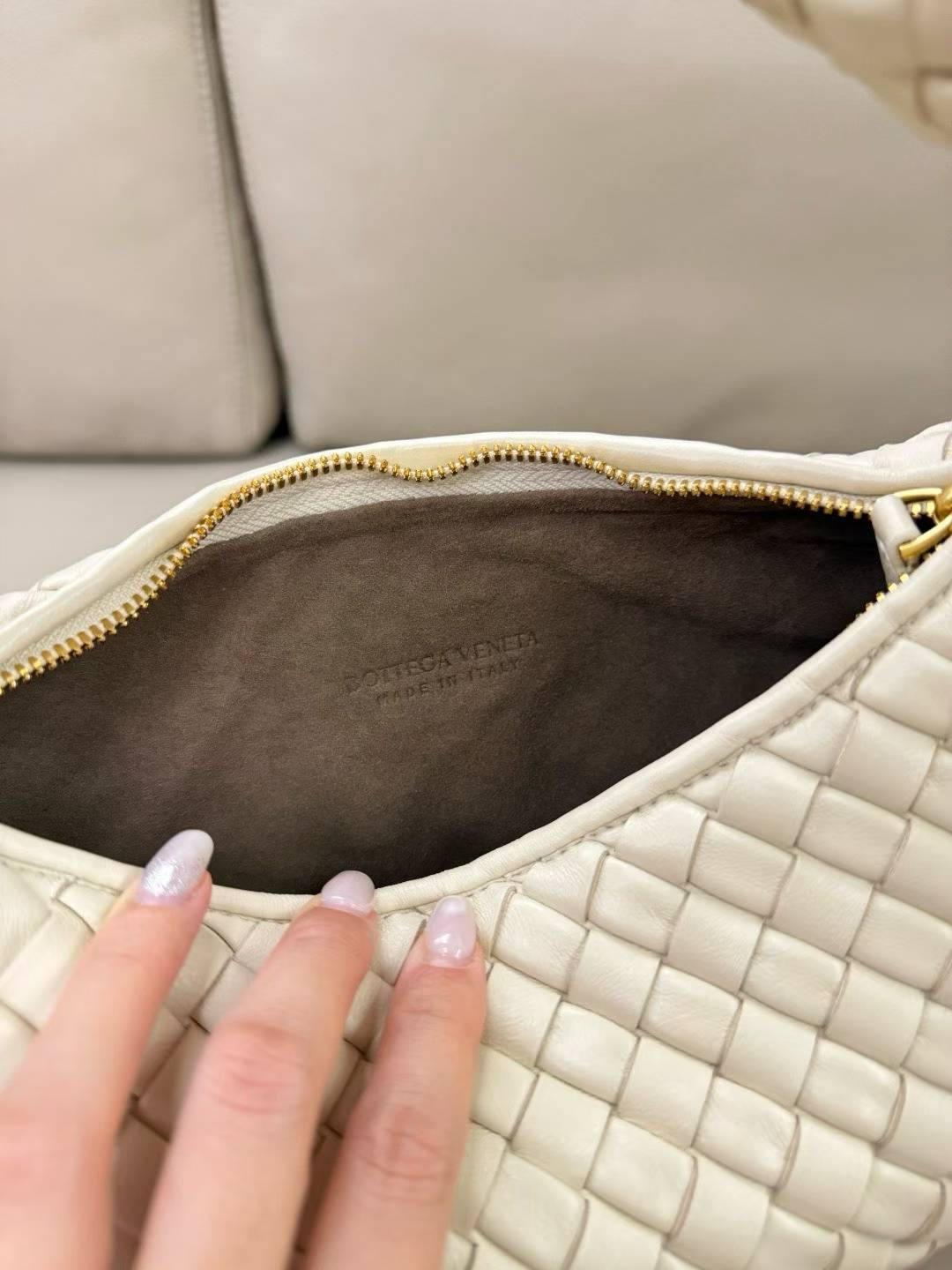 Bottega Veneta Small Veneta view 8