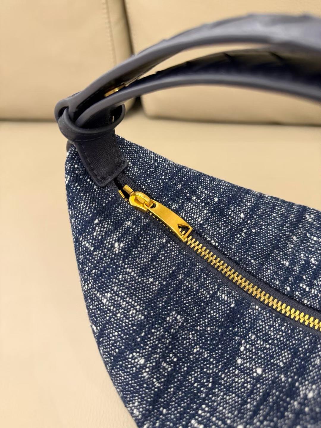 Bottega Veneta Wallace view 5