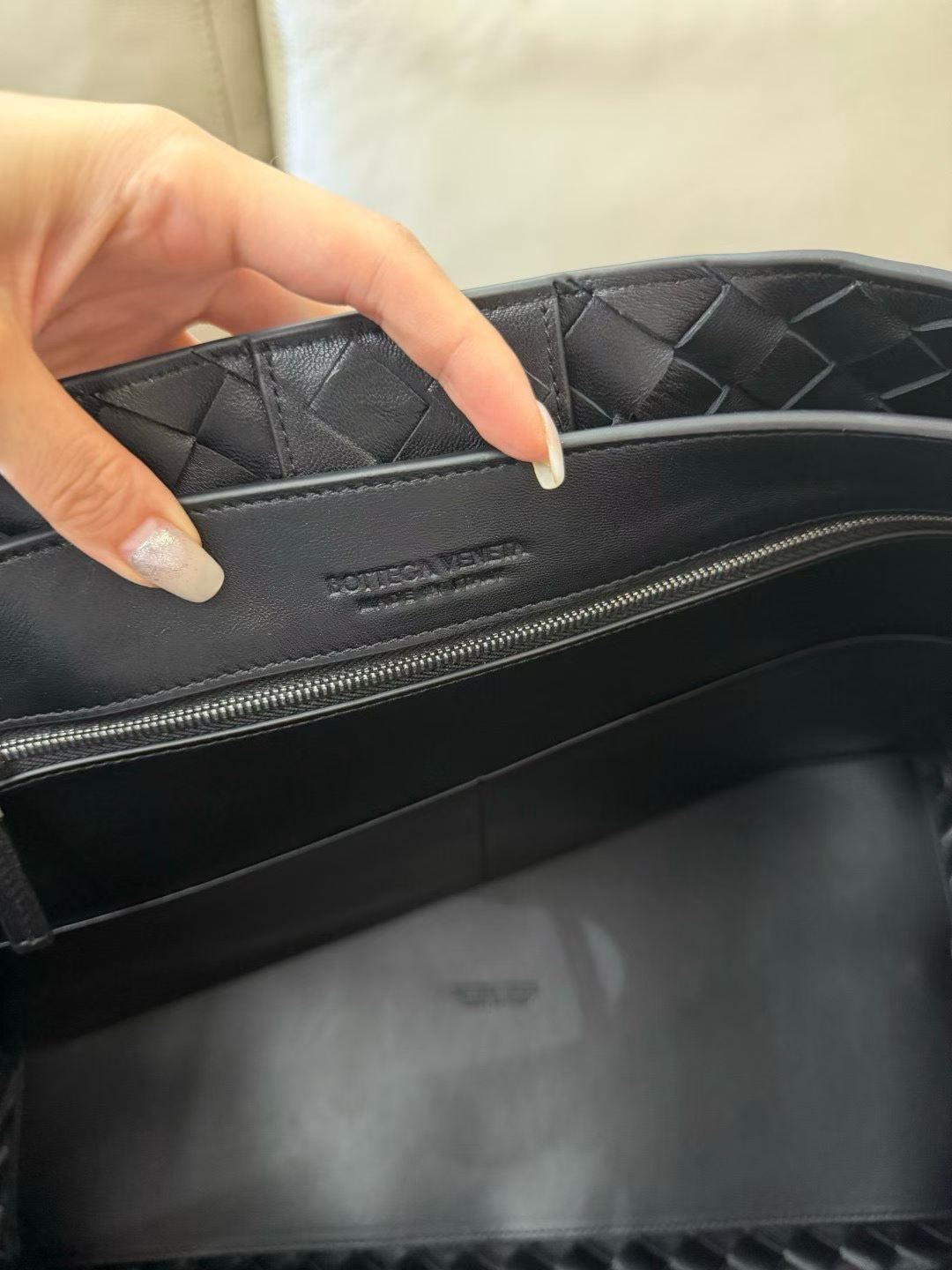Bottega Veneta Large Andiamo view 7