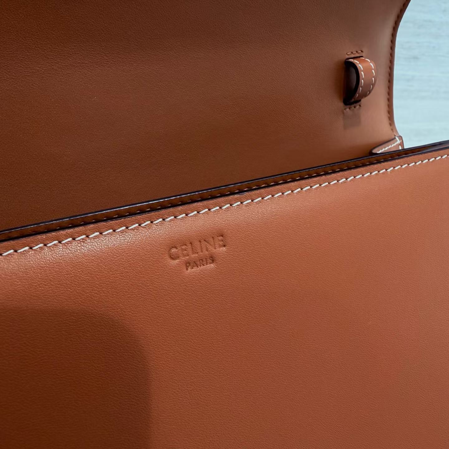 Celine MEDIUM TRIOMPHE FOLIO IN Natural calfskin view 8