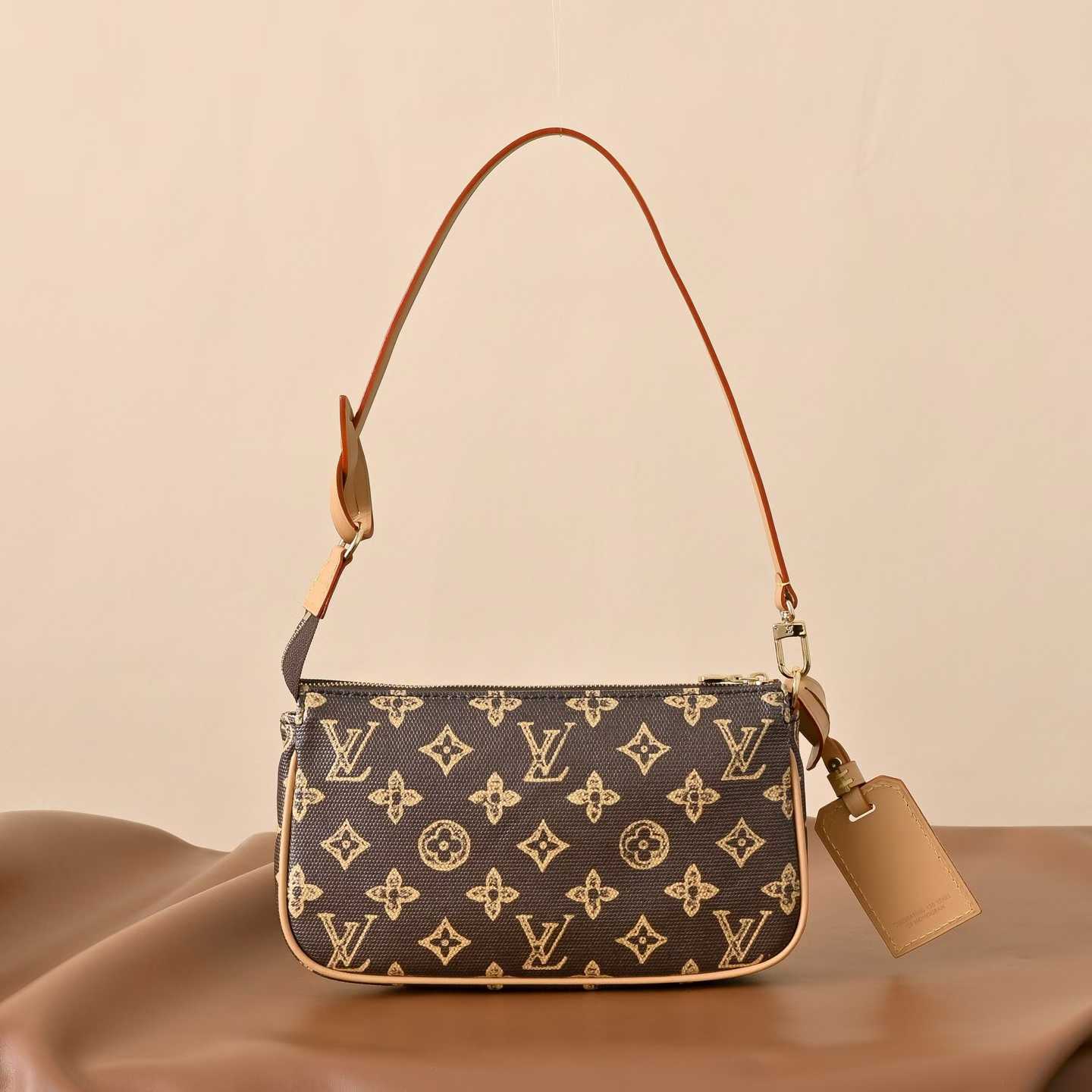 Louis Vuitton Pochette Accessoires M27718 view 3