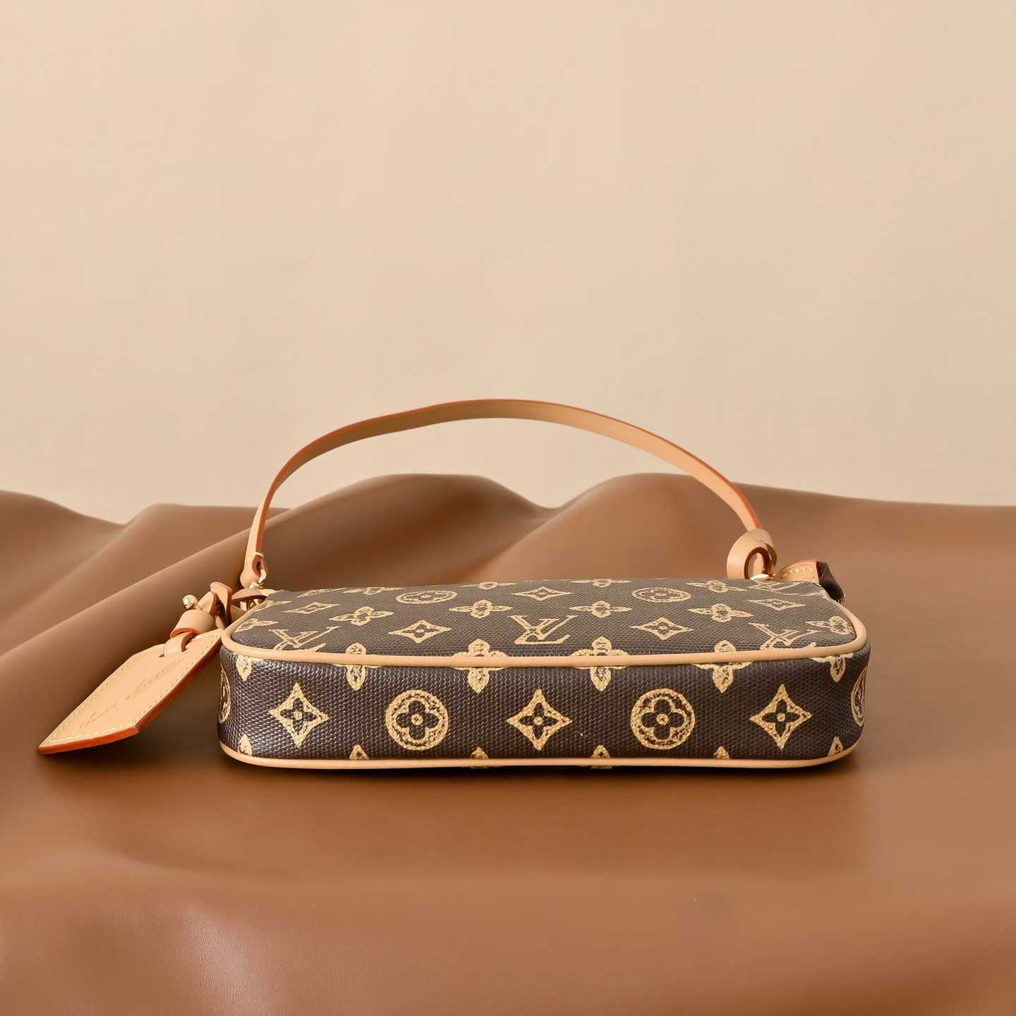 Louis Vuitton Pochette Accessoires M27718 view 4