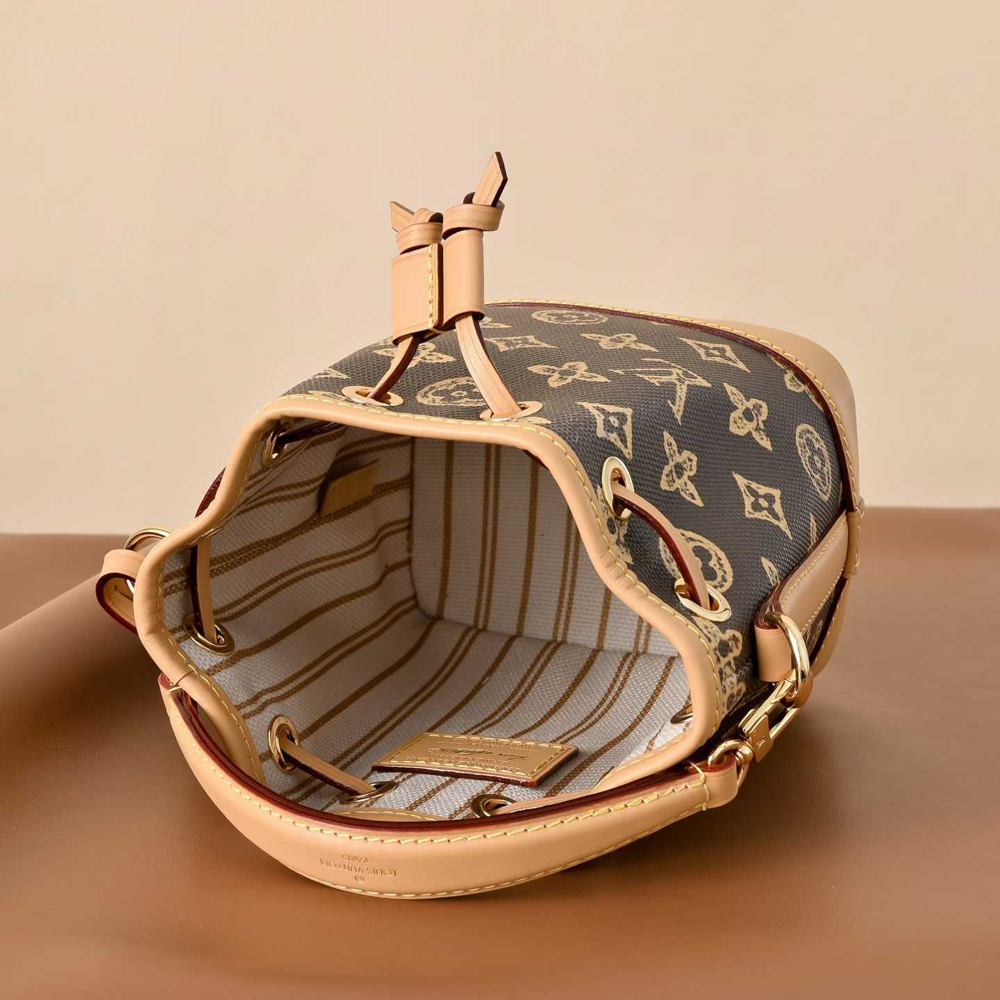 Louis Vuitton Nano Noé M27699 view 7