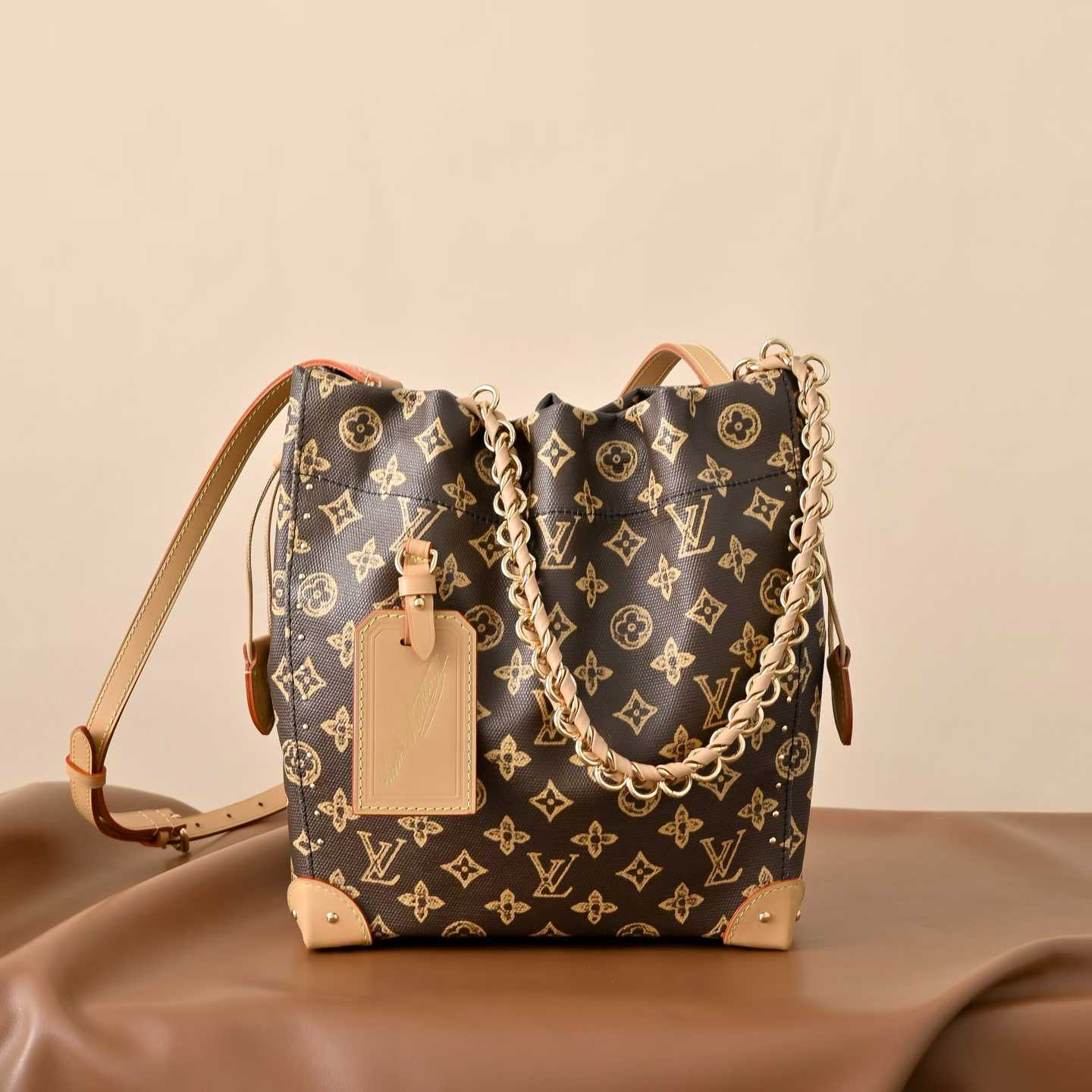 Louis Vuitton Noé Trunk M28103 view 1
