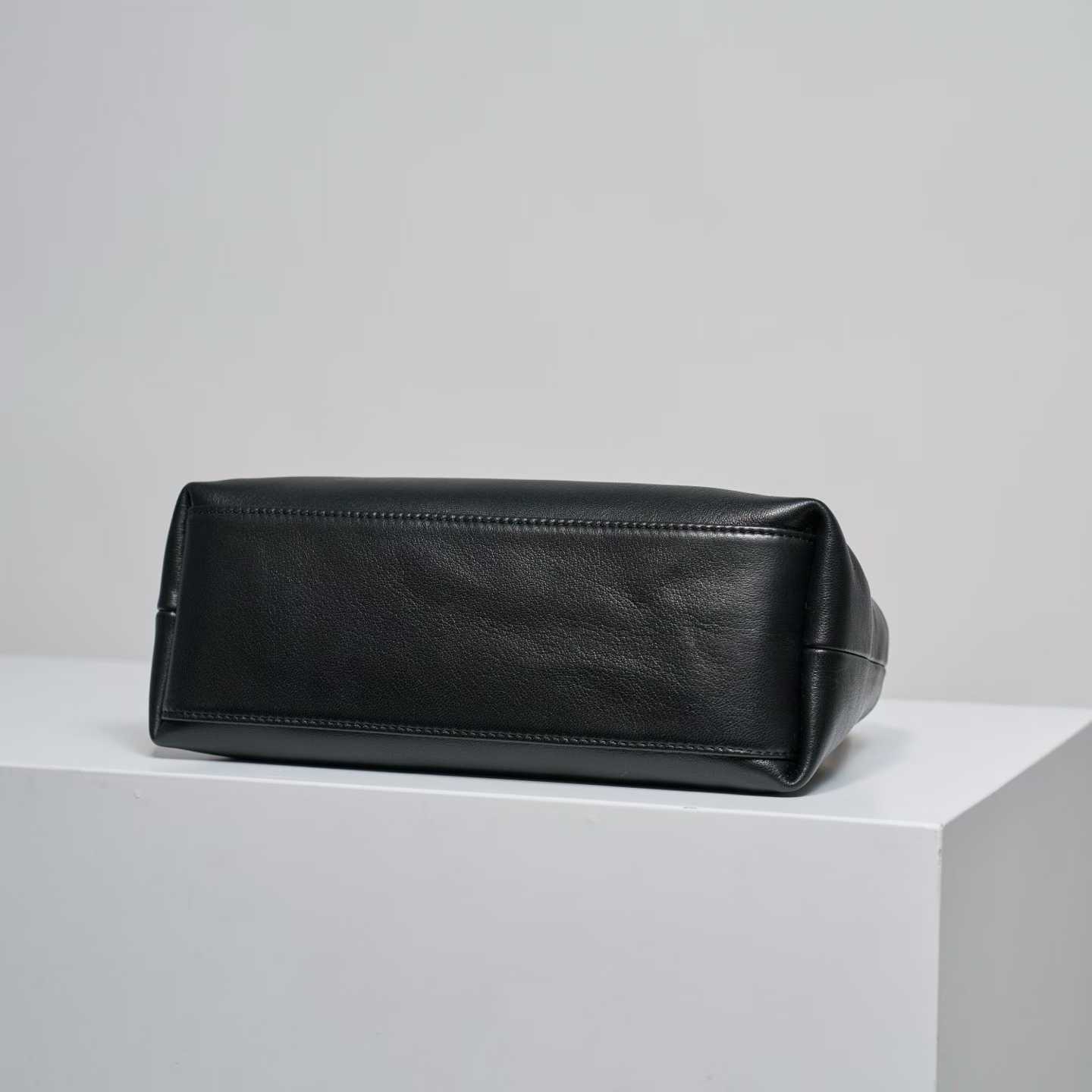 Dior Small Bow Bag view 4