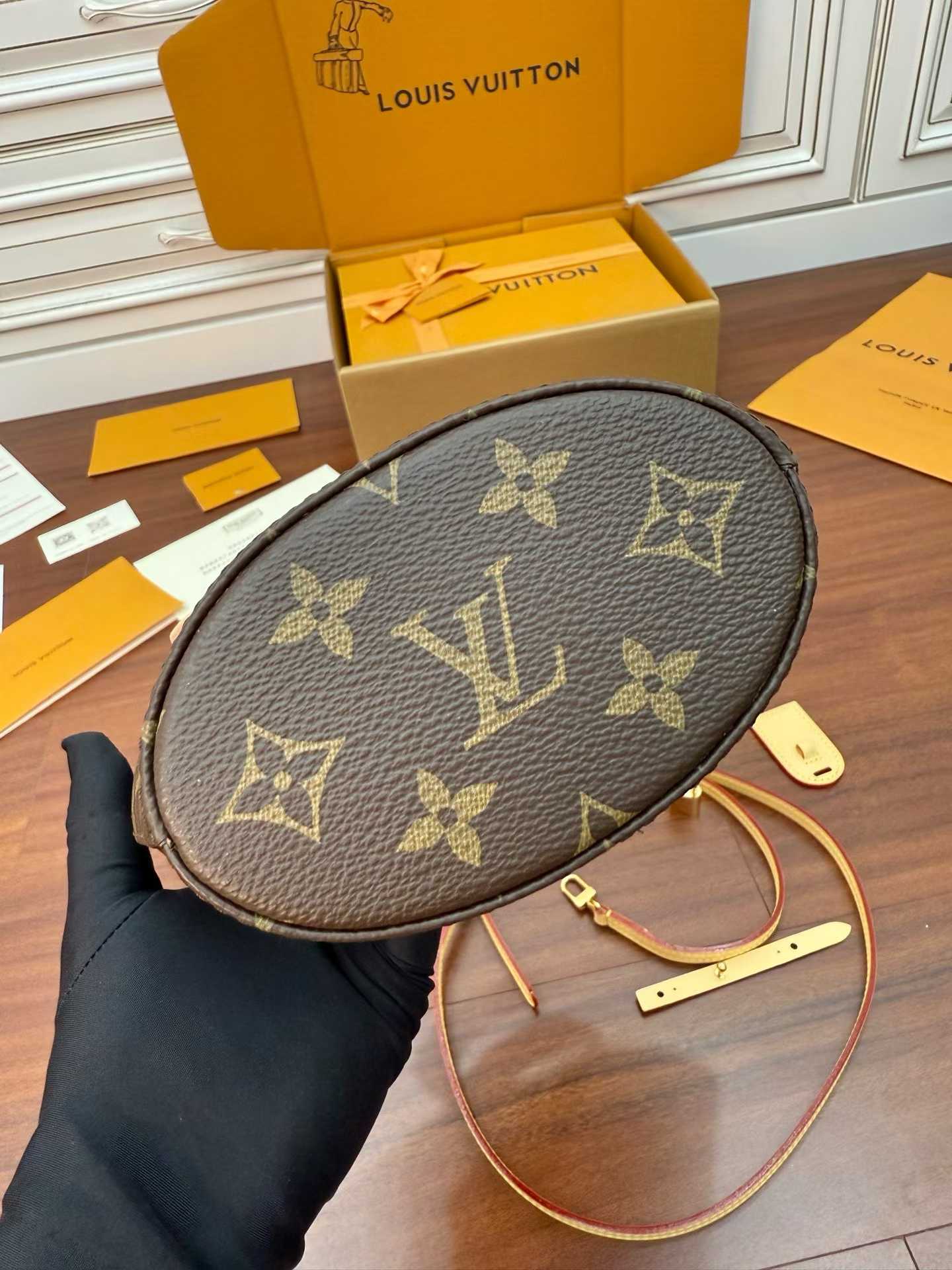 Louis Vuitton M14680 Rivage Bb Bag view 8