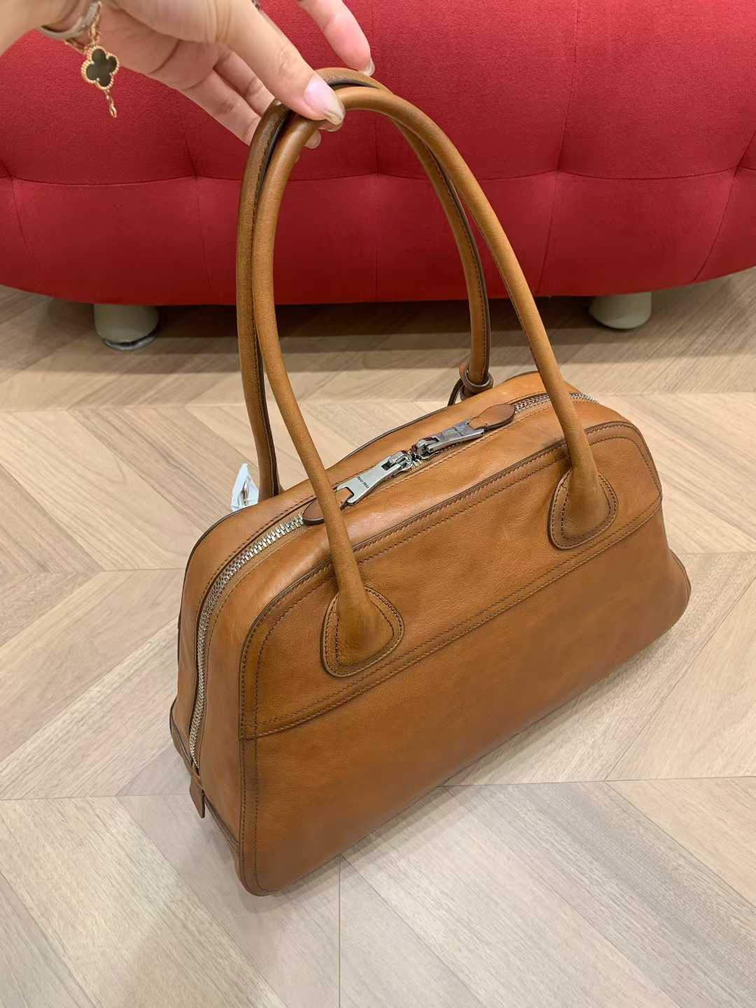 Miu Miu Vivant Leather bag view 3