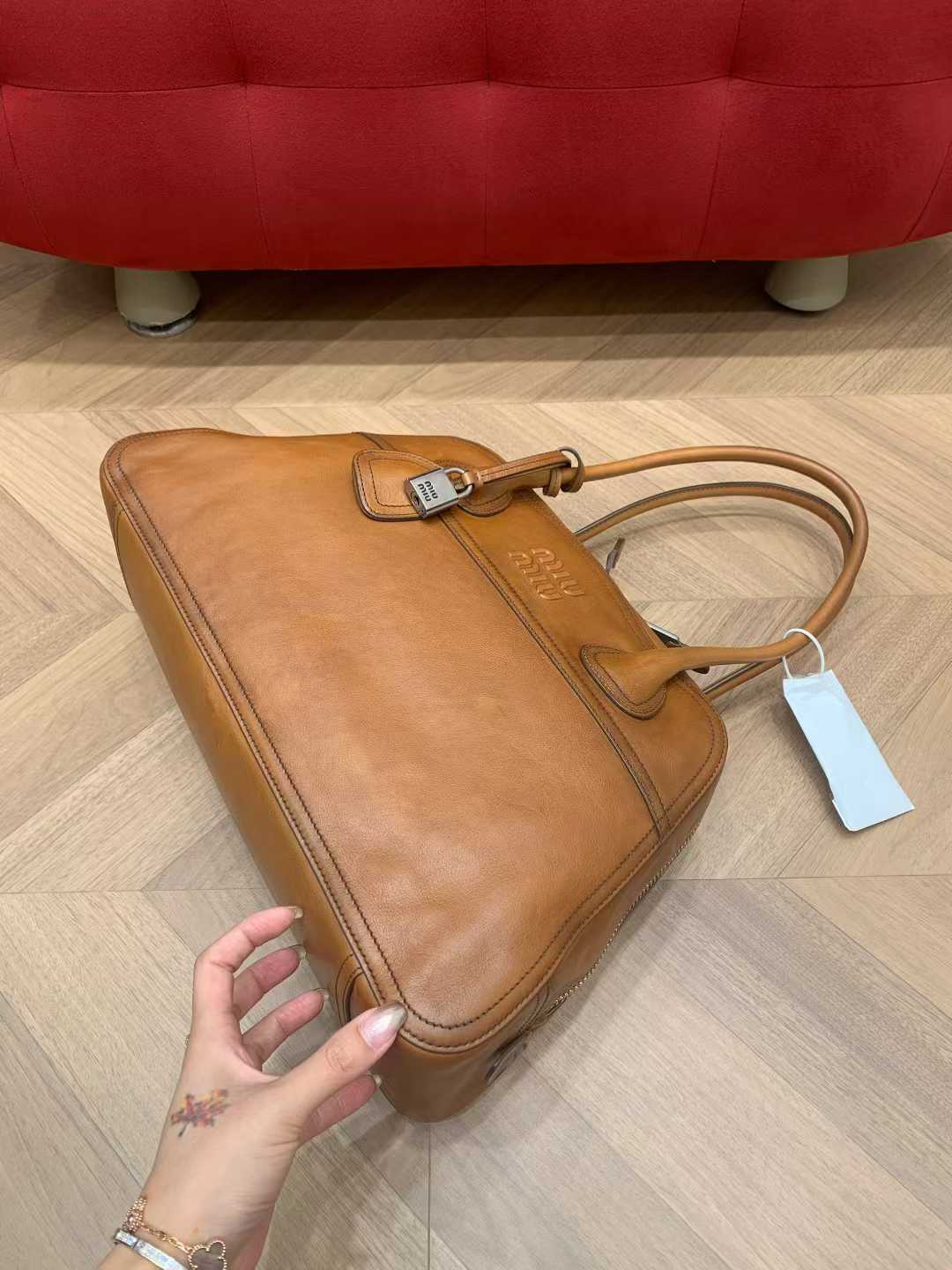 Miu Miu Vivant Leather bag view 7