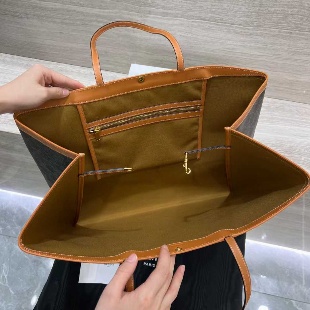 Celine Big Flat Shopper In Triomphe Canvas And Natural Calfskin view 3