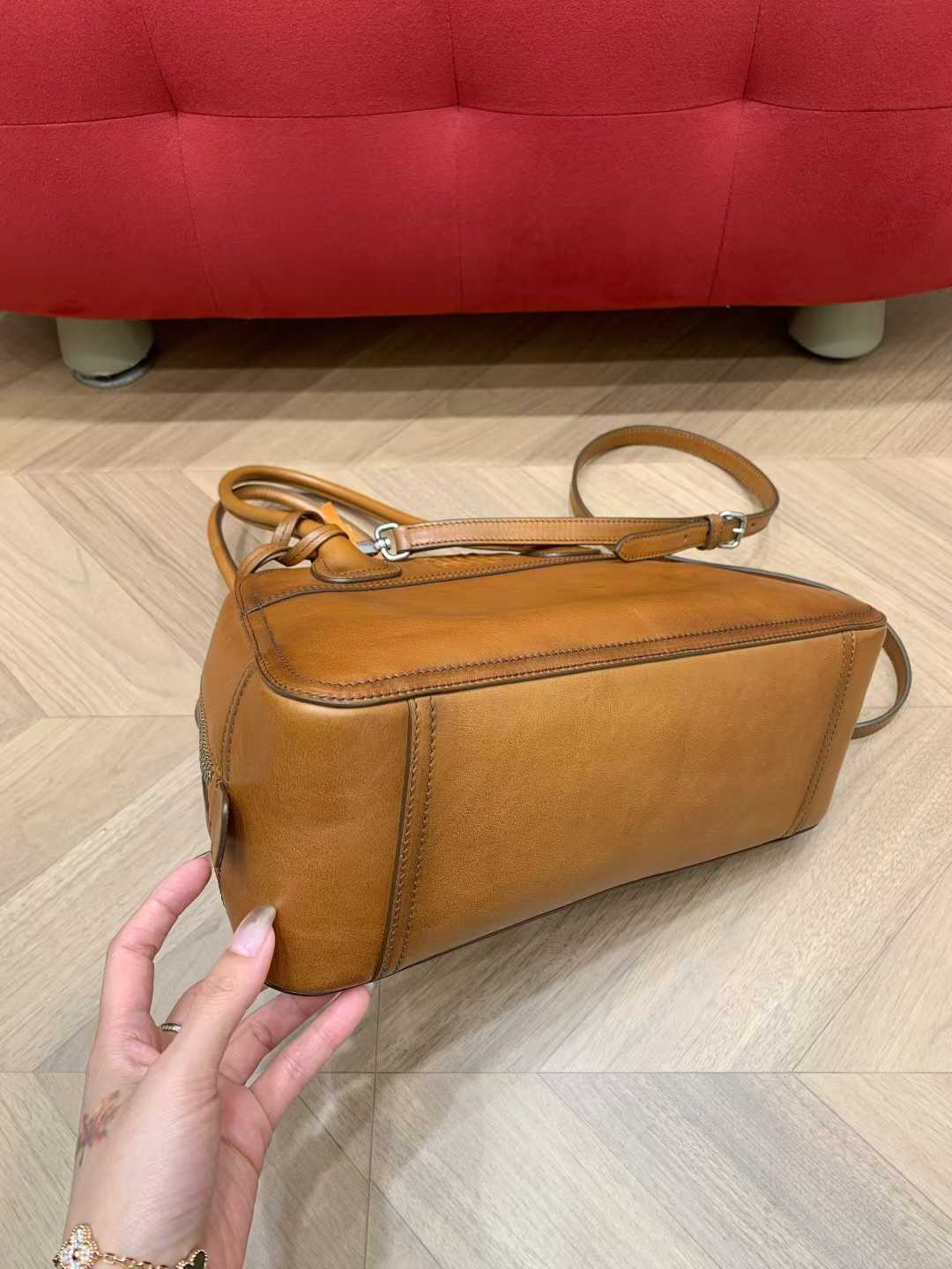 Miu Miu Vivant Leather bag view 7