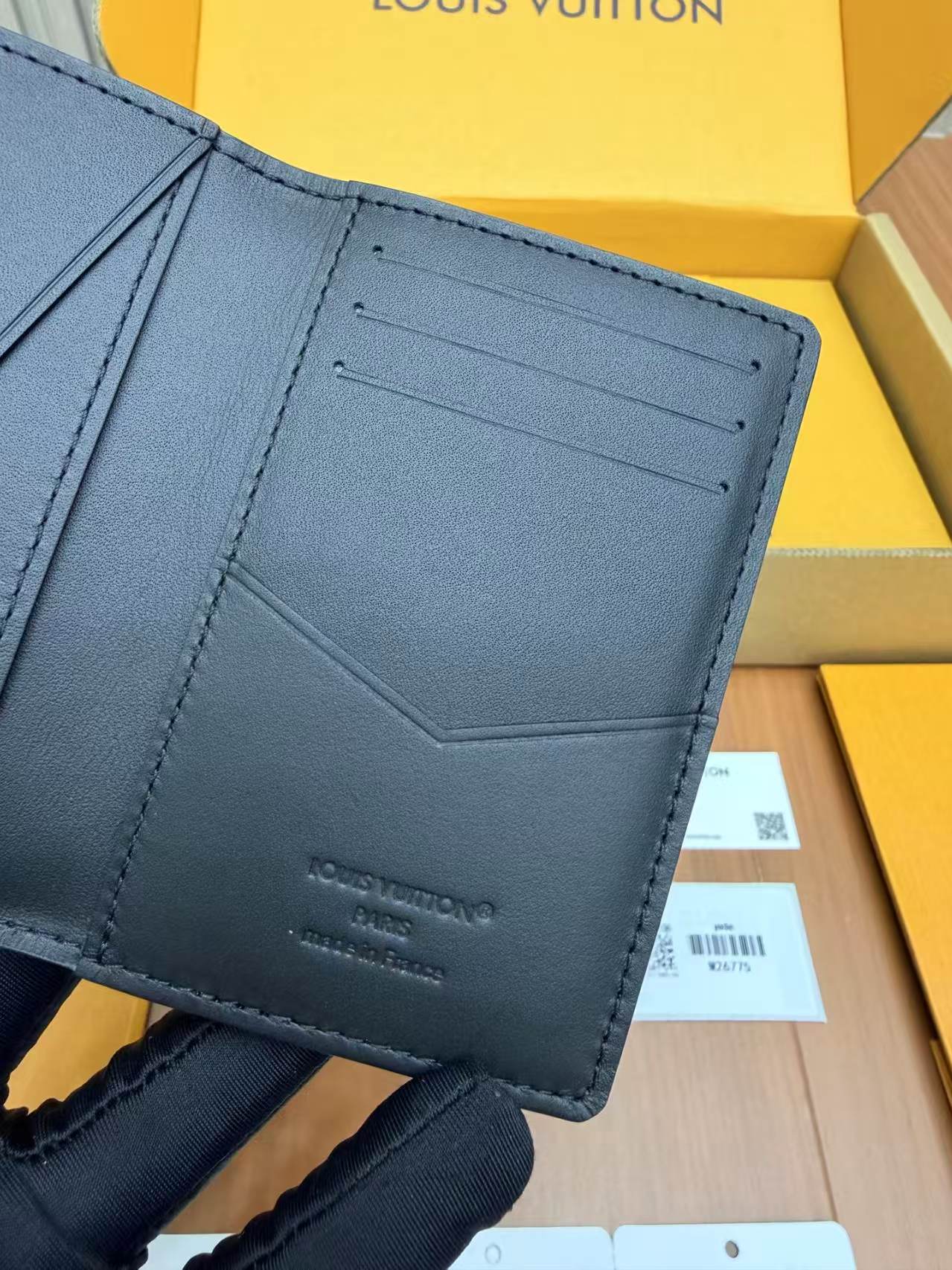 Louis Vuitton M26774 Passport Cover view 4
