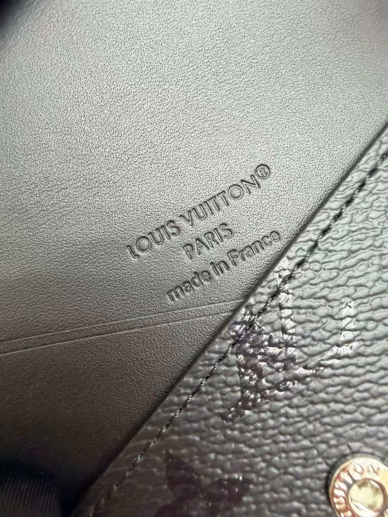 Louis Vuitton M26733 Slim Card Holder view 3