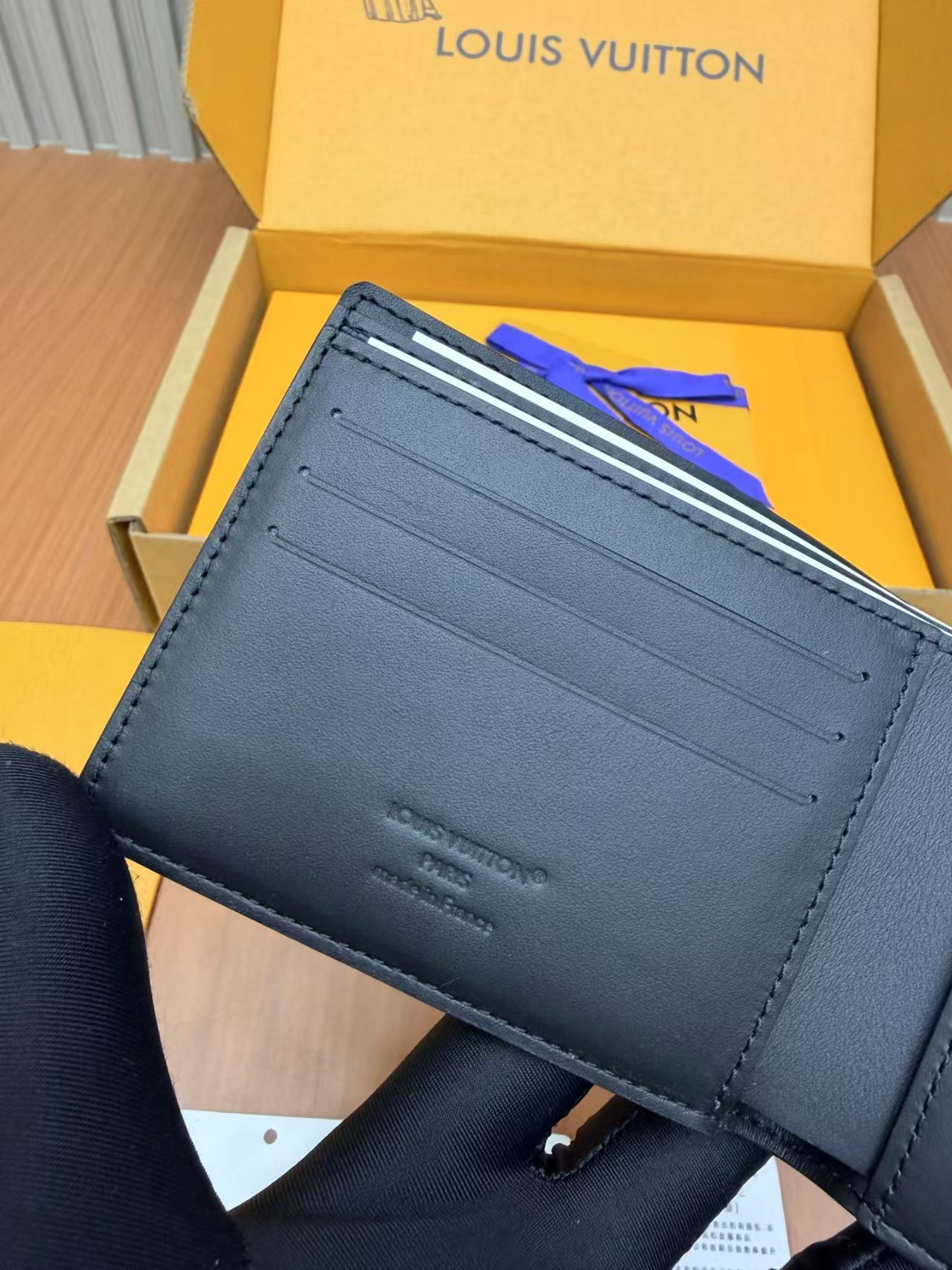 Louis Vuitton M26744 Multiple Wallet view 6