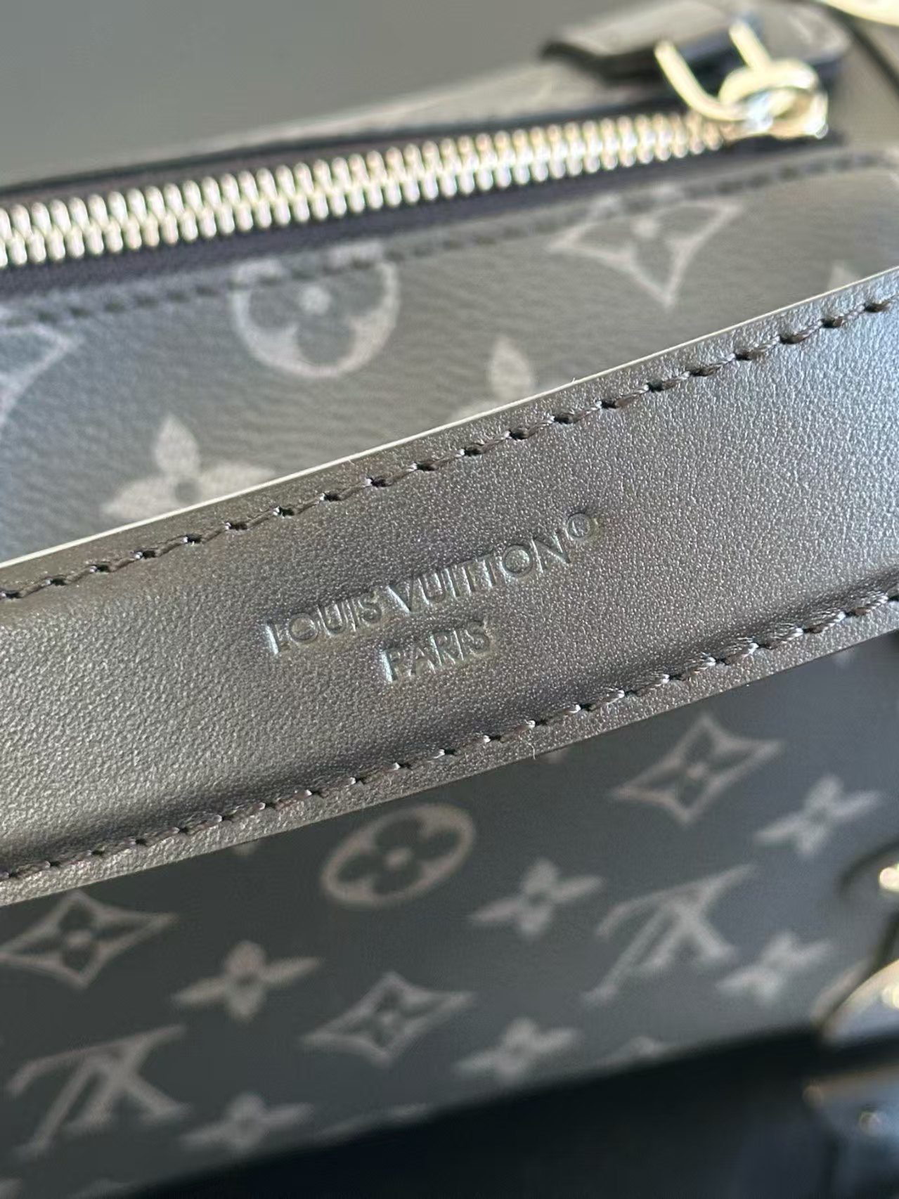 Louis Vuitton M26226 Side Trunk MM East West view 11