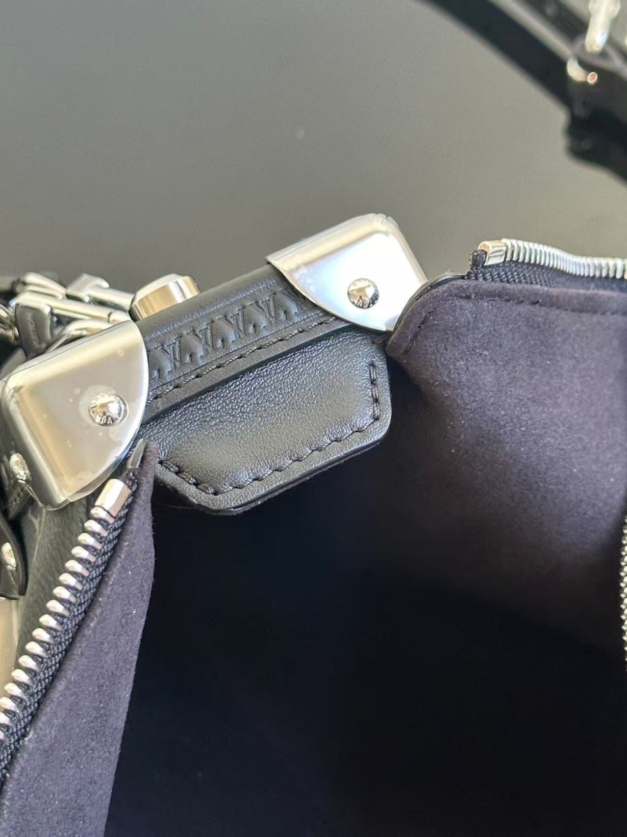 Louis Vuitton M26226 Side Trunk MM East West view 14