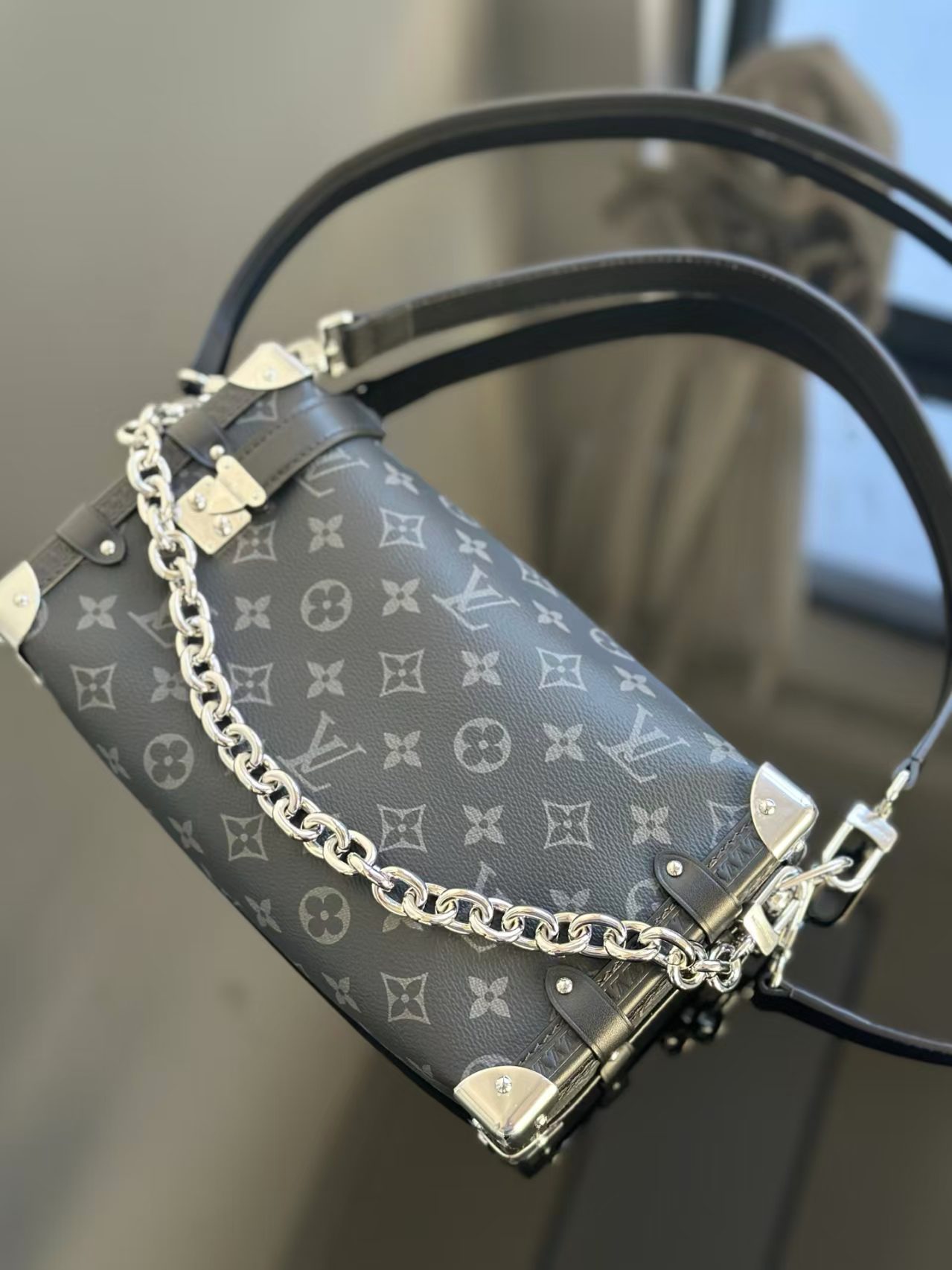 Louis Vuitton M26226 Side Trunk MM East West view 4