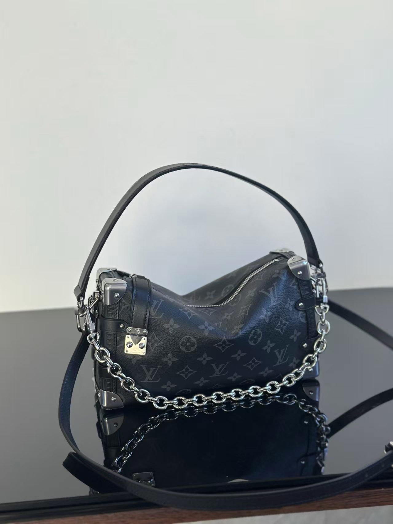 Louis Vuitton M26226 Side Trunk MM East West view 5