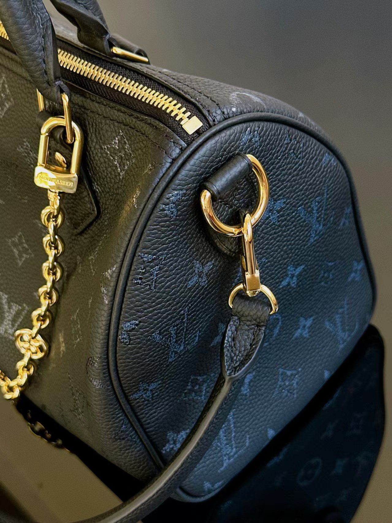 Louis Vuitton M26486 Speedy Bandoulière 25 view 6