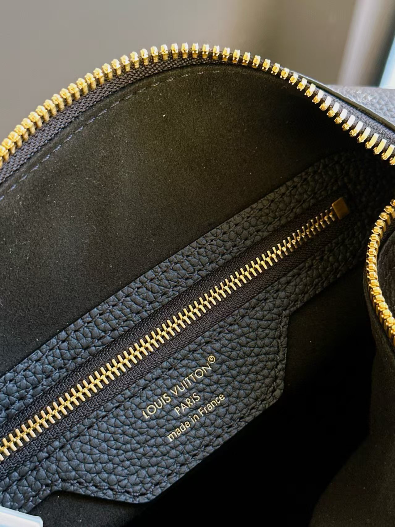 Louis Vuitton M26486 Speedy Bandoulière 25 view 9