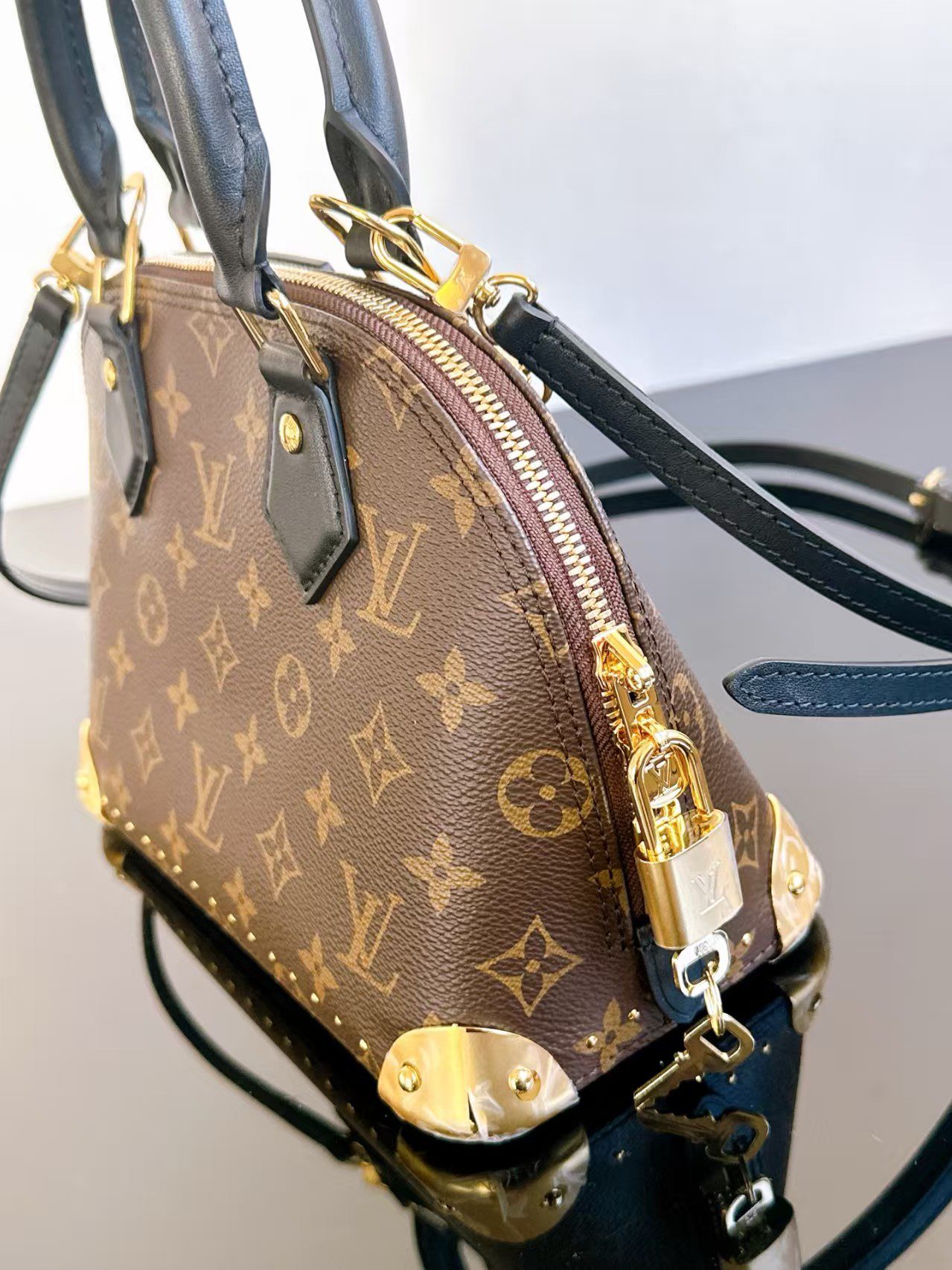 Louis Vuitton M26084 Alma Trunk BB view 5