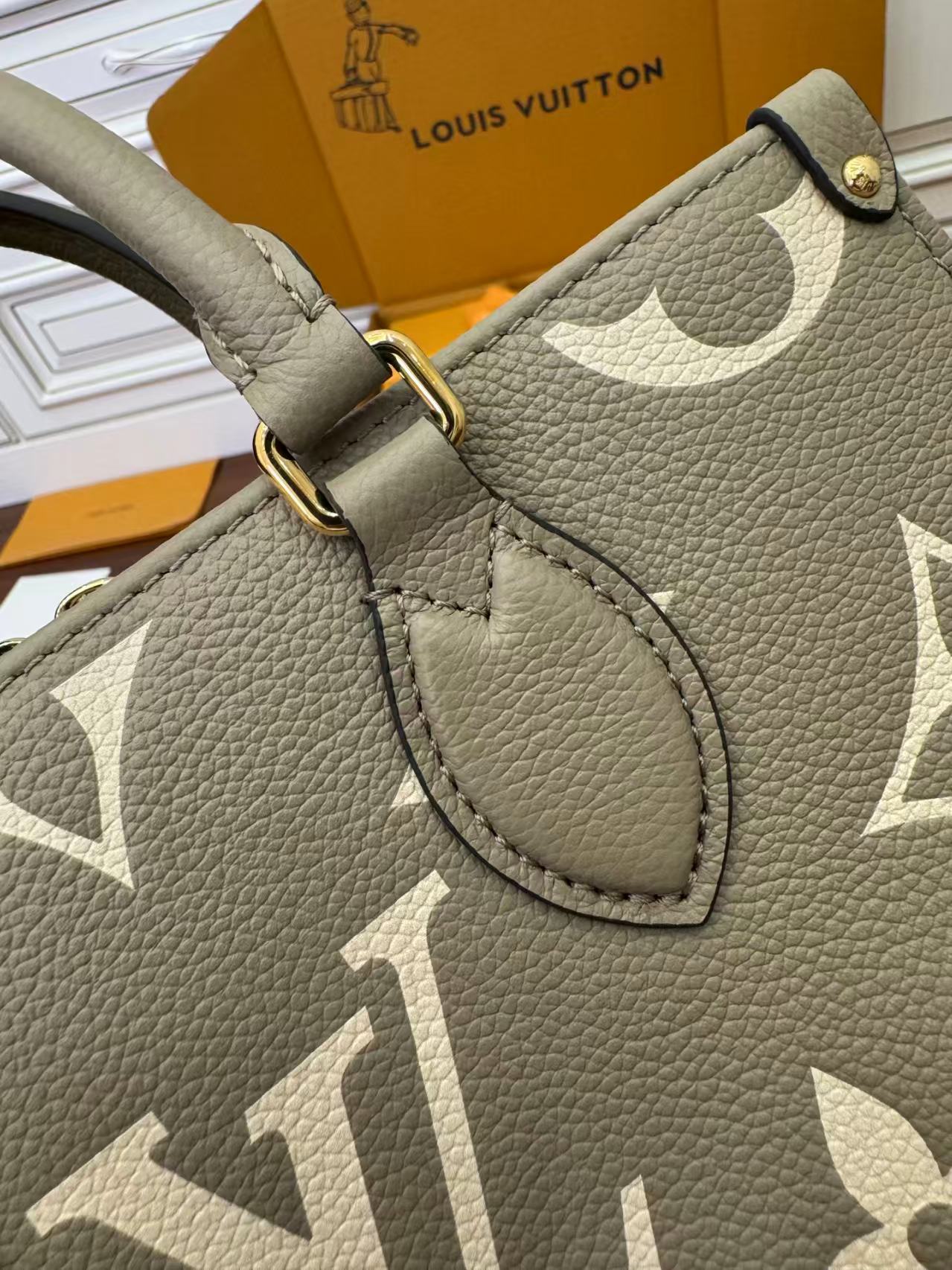 Louis Vuitton M23641 OnTheGo East West view 9