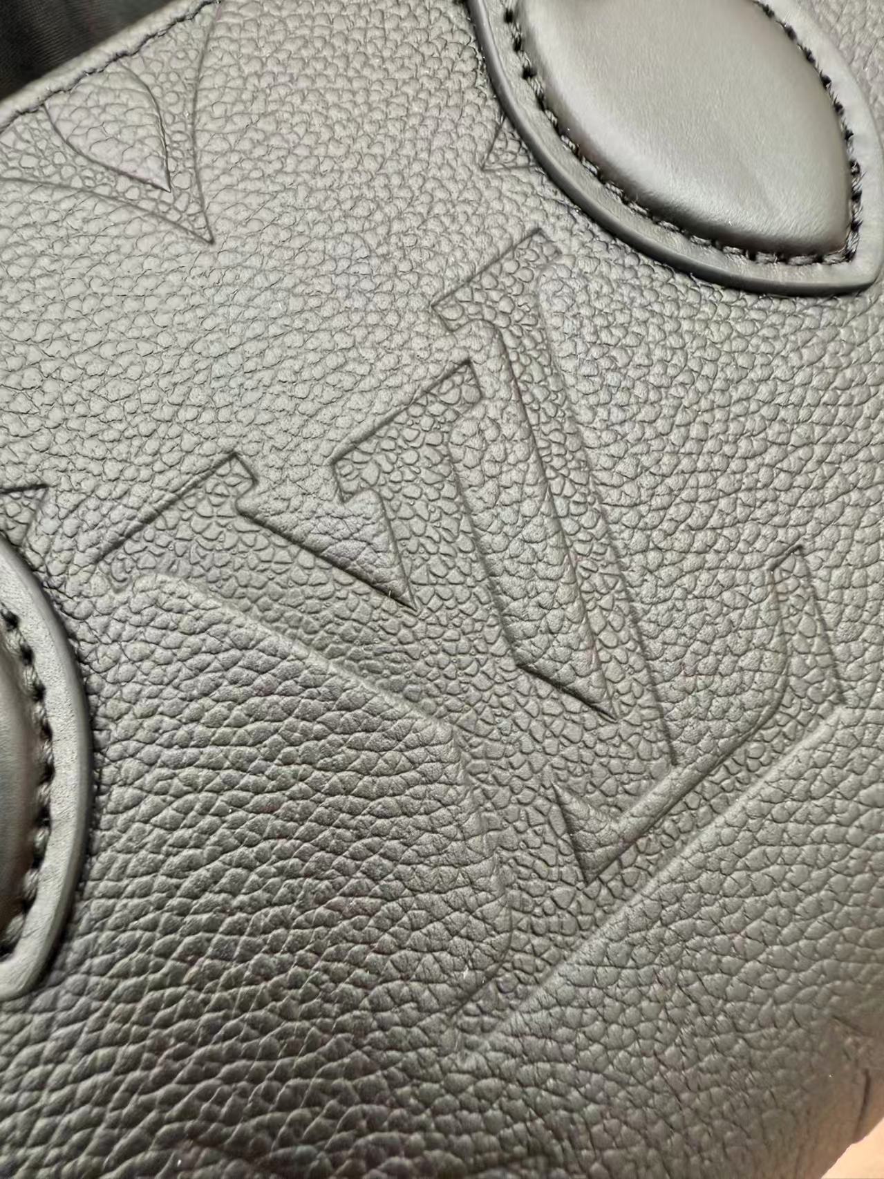 Louis Vuitton M23640 OnTheGo East West view 7