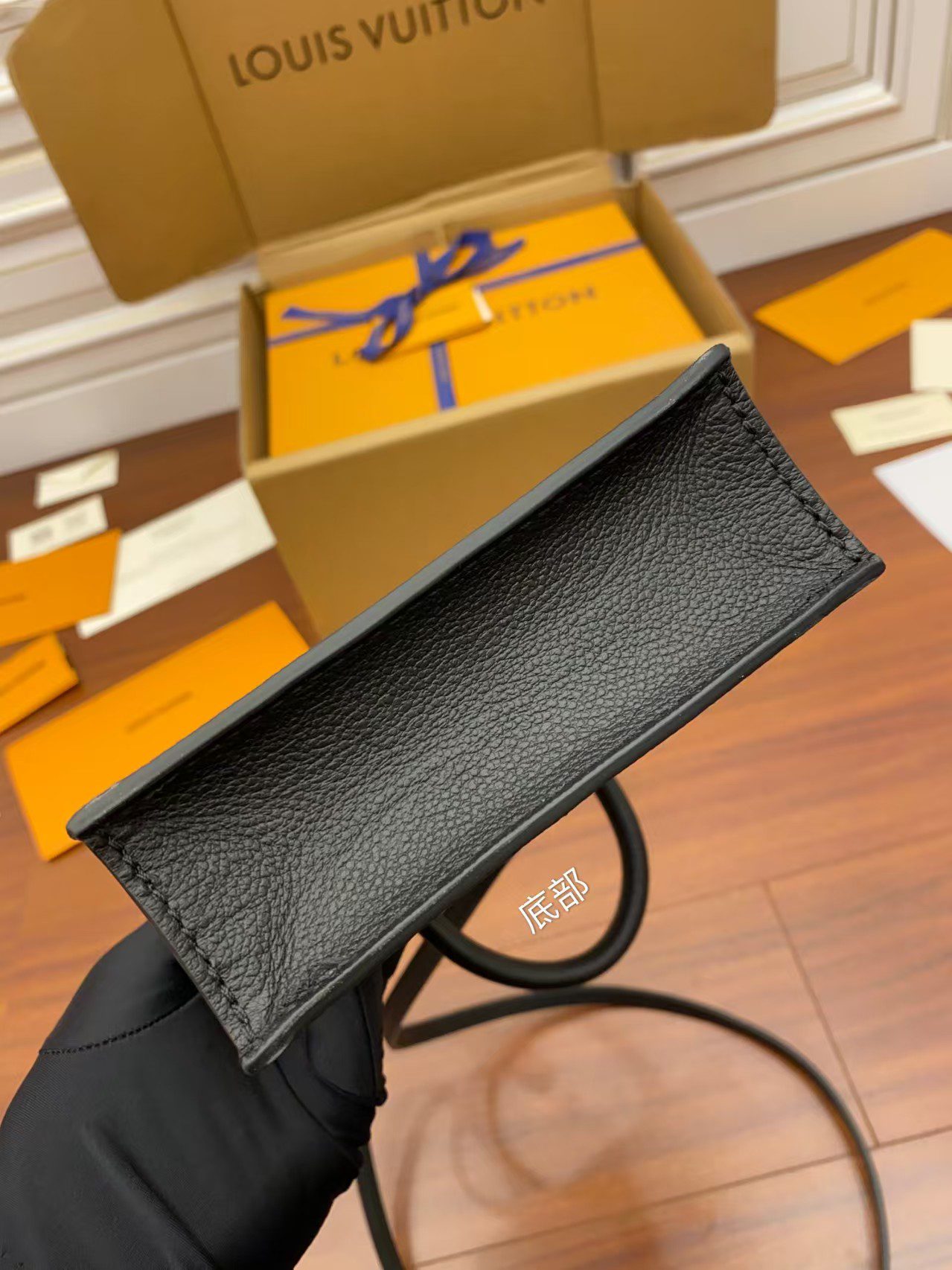 Louis Vuitton Mini Tote Bag M57937 view 6
