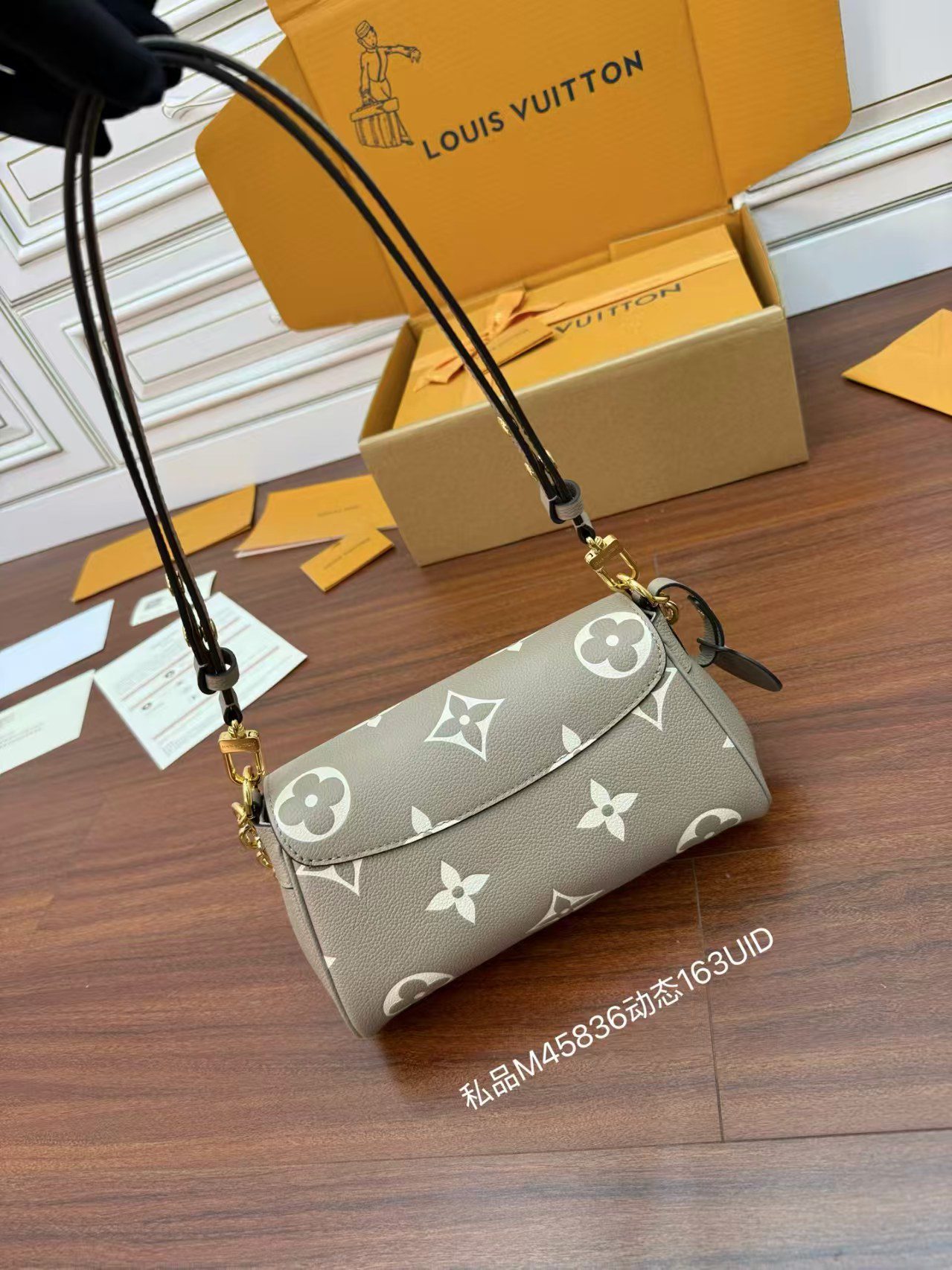 Louis Vuitton M45836 Favorite Bag view 3