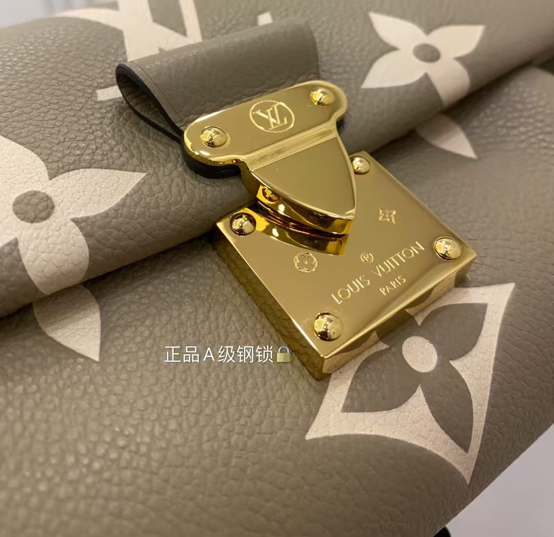 Louis Vuitton M45836 Favorite Bag view 5