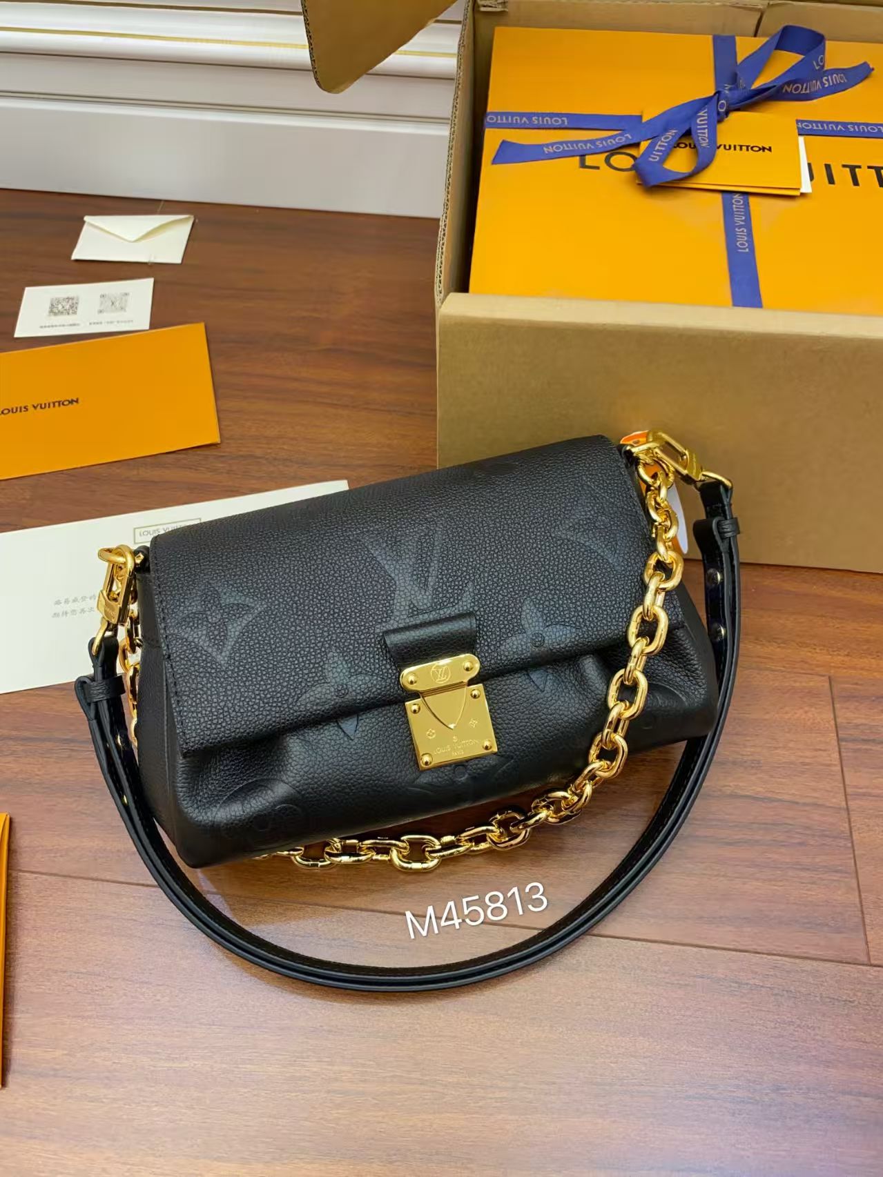 Louis Vuitton M45813 Favorite Bag view 2