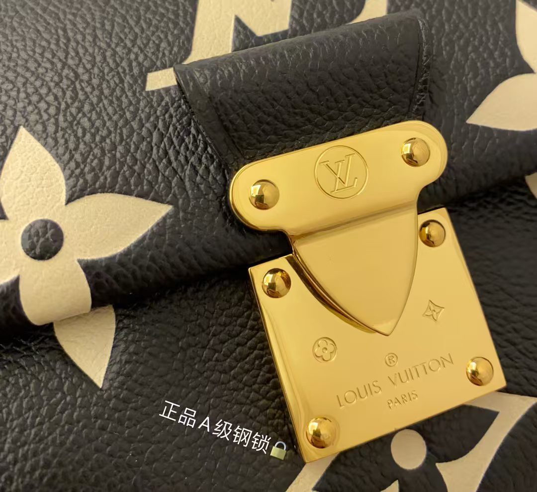 Louis Vuitton M45859 Favorite Bag view 4