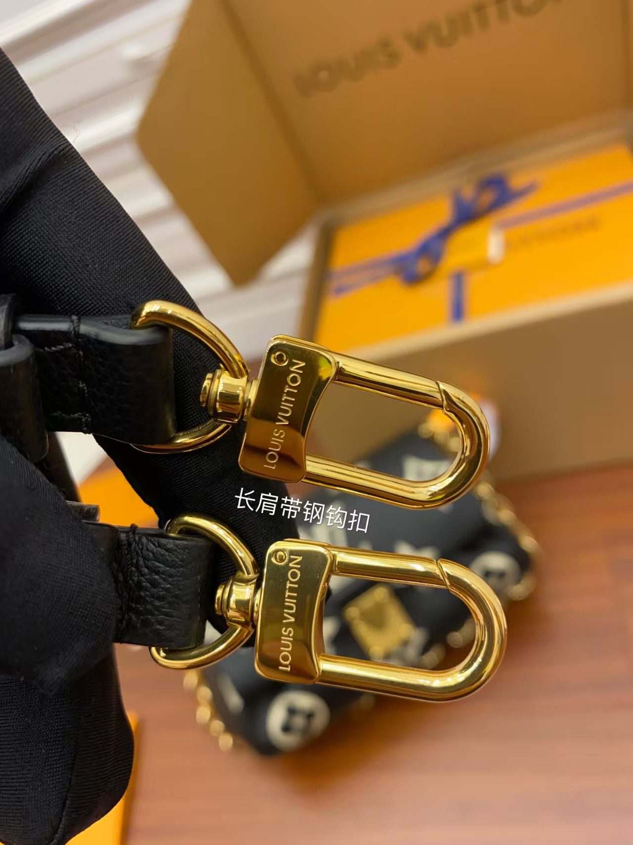 Louis Vuitton M45859 Favorite Bag view 9