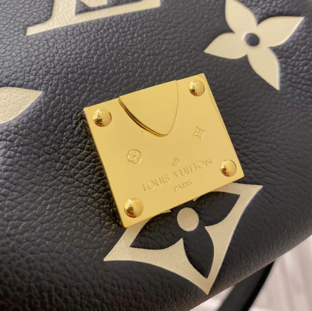 Louis Vuitton Madeleine M45978 view 11