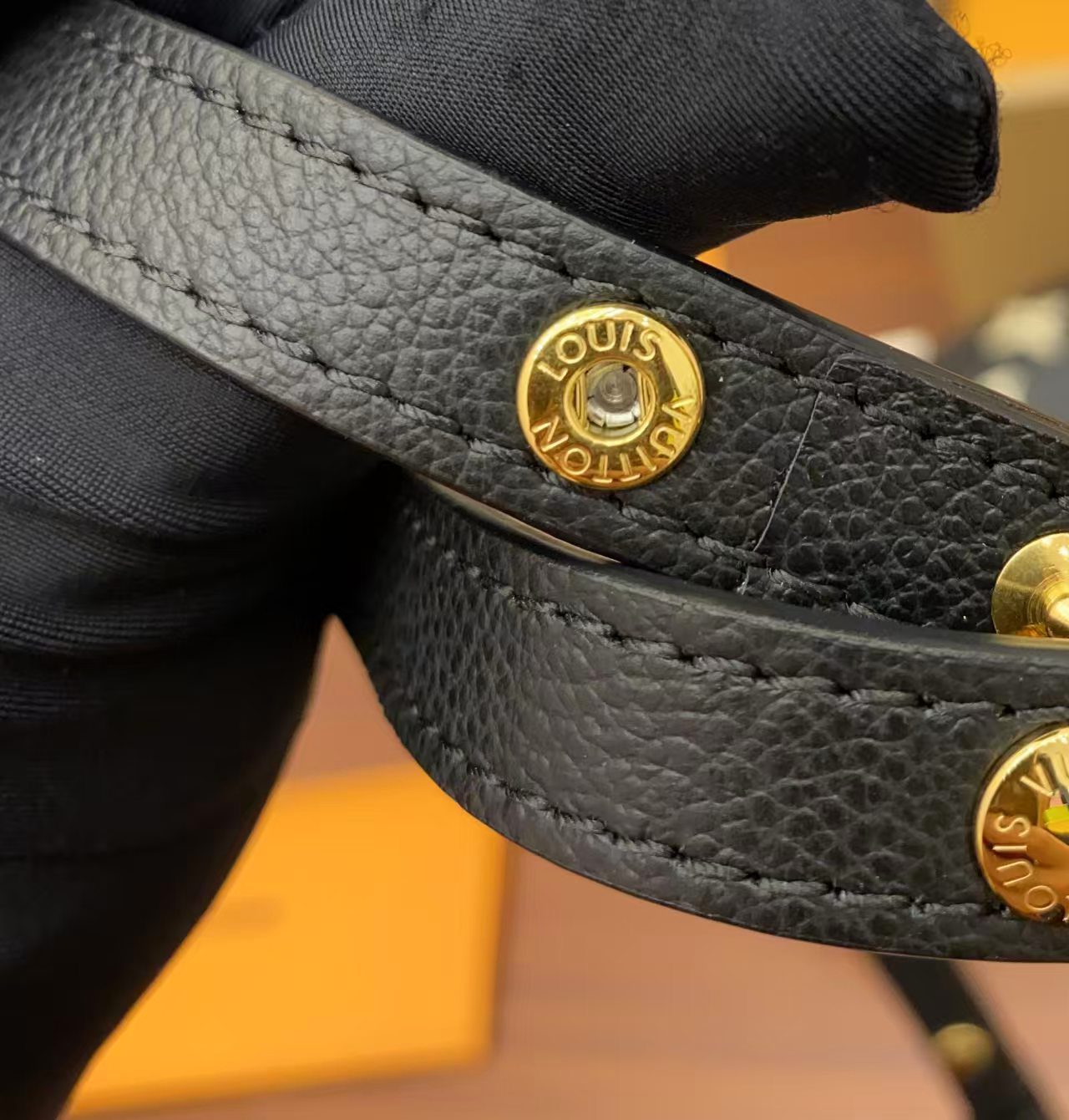 Louis Vuitton Madeleine M45978 view 16