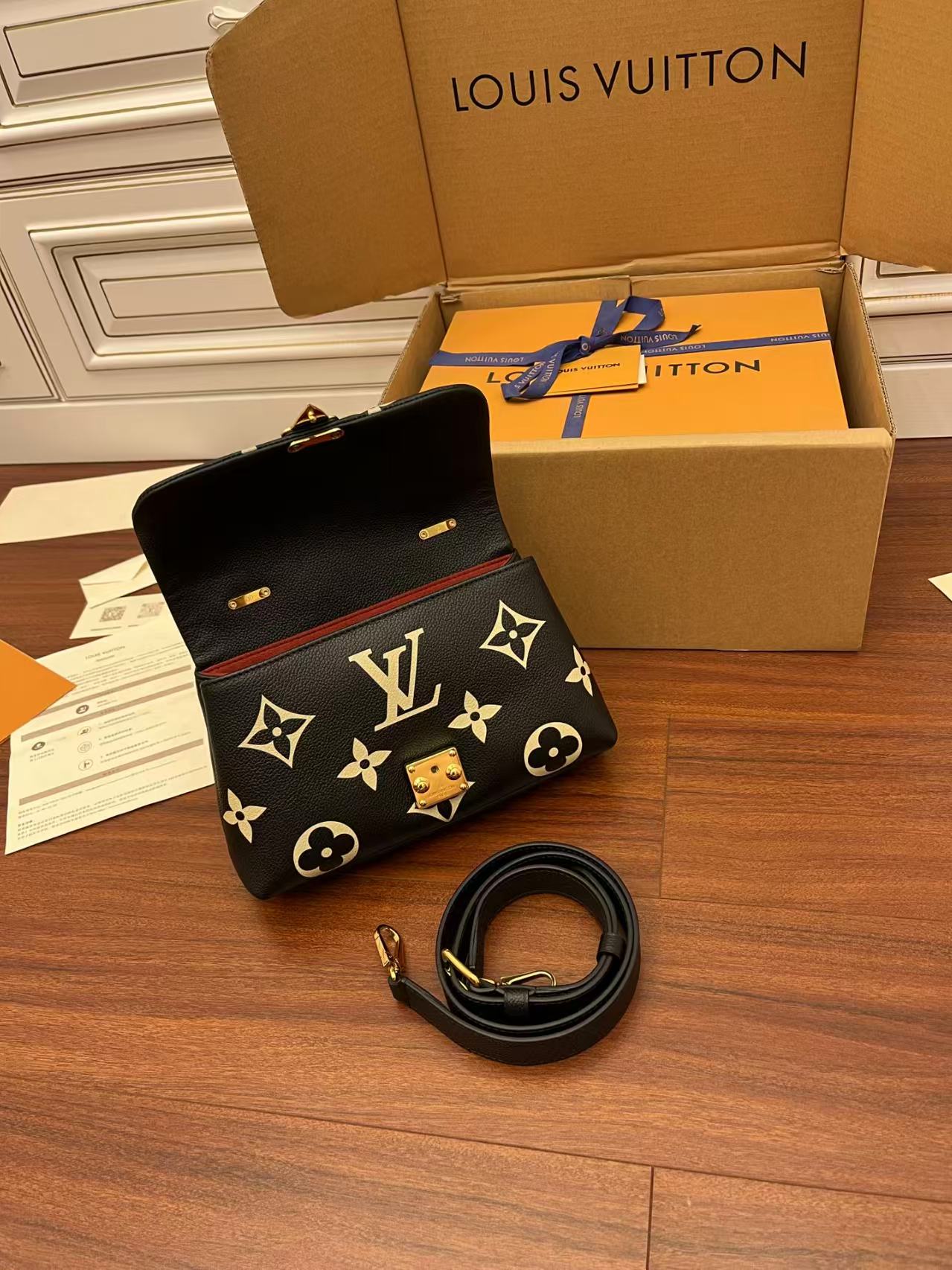 Louis Vuitton Madeleine M45978 view 4