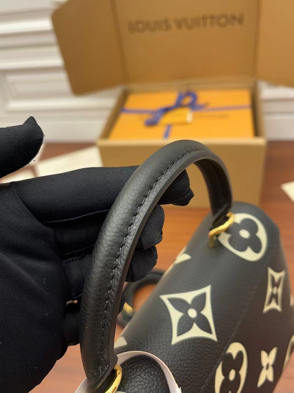 Louis Vuitton Madeleine M45978 view 7