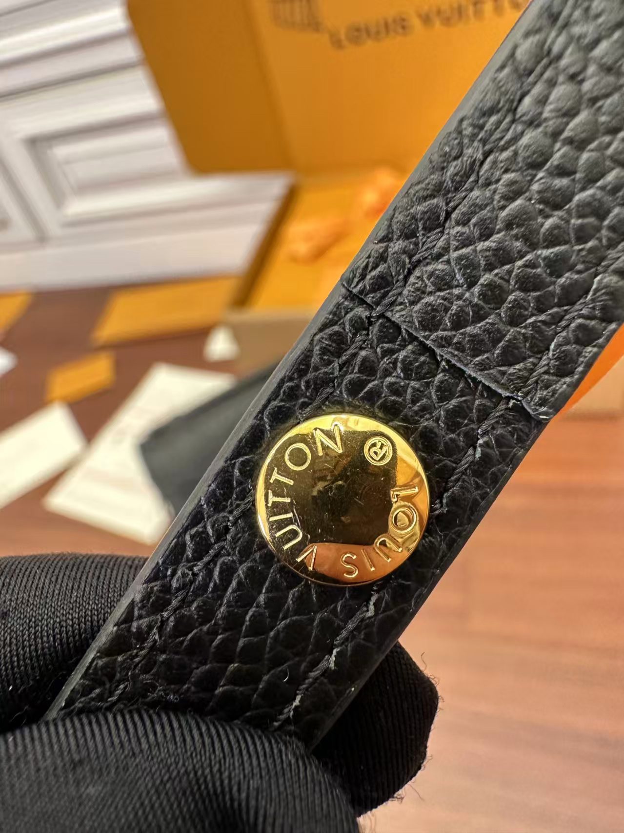 Louis Vuitton M46595 Pochette Métis East West view 11