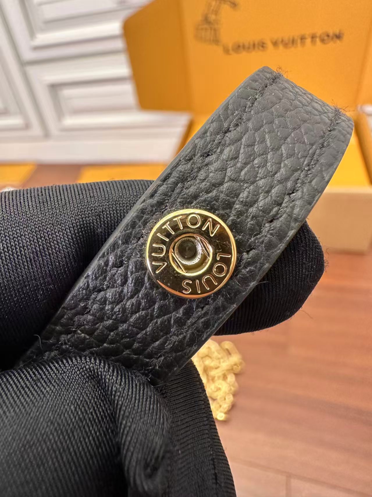 Louis Vuitton M46595 Pochette Métis East West view 12