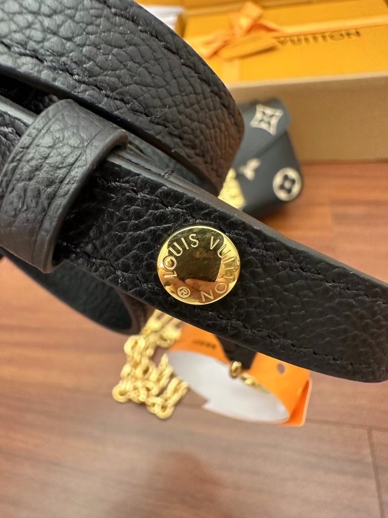 Louis Vuitton Pochette Métis East West M46596 view 7