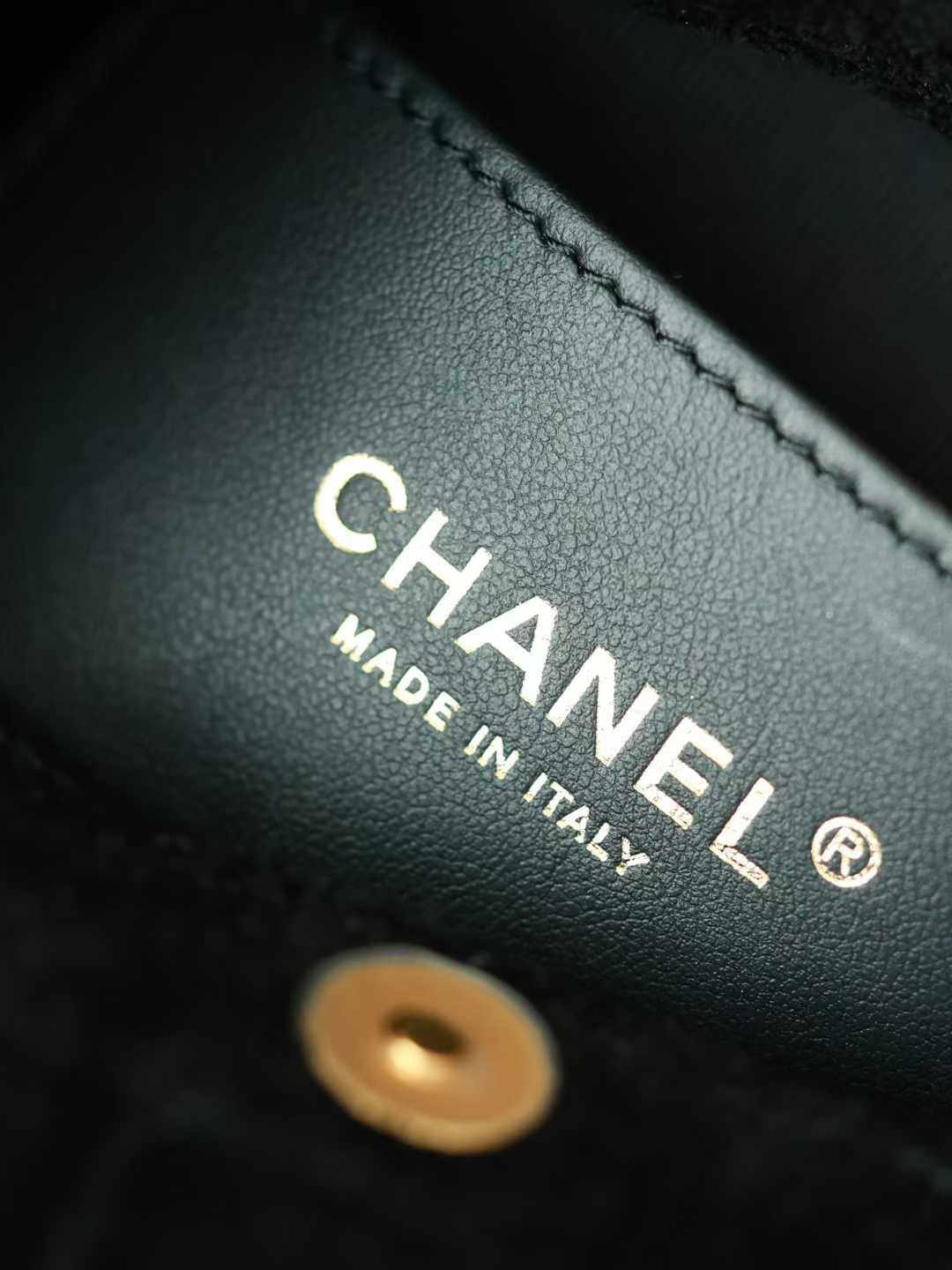 Chanel Mini Pouch view 5