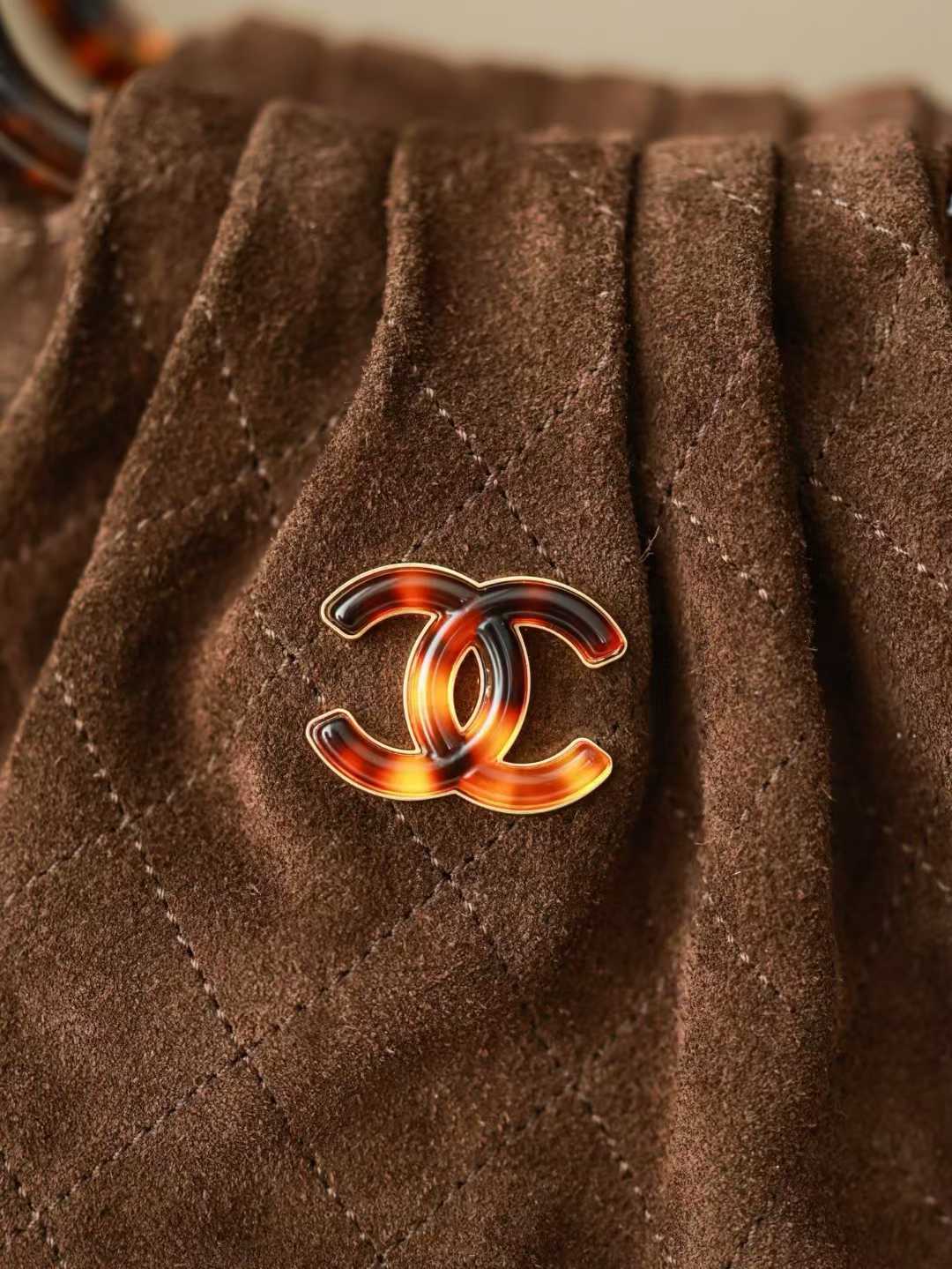 Chanel Mini Pouch view 4